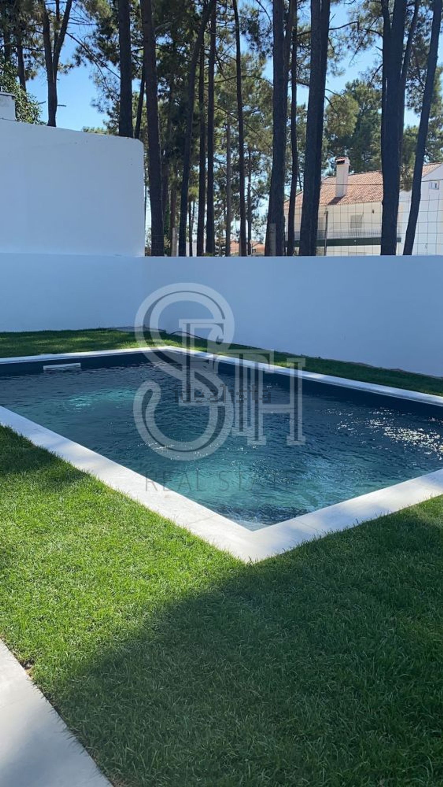 出租小楼房或独栋别墅在Avenida Dom Fernando - 游泳池