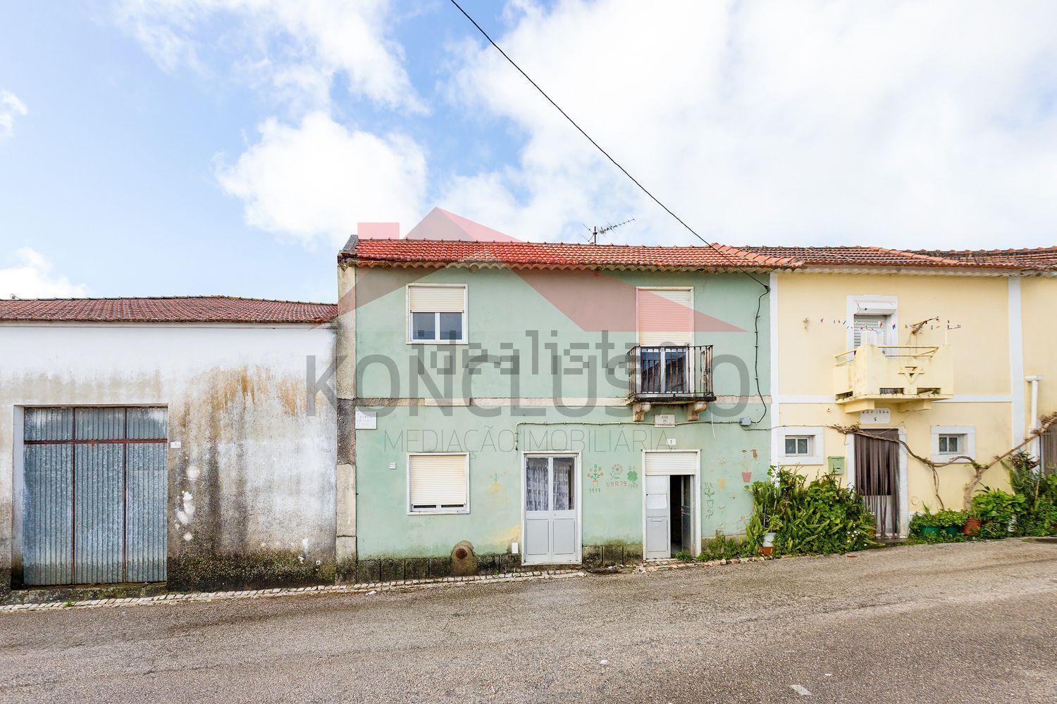 双拼别墅出售在Largo José Justino Franco, 3 - 外立面