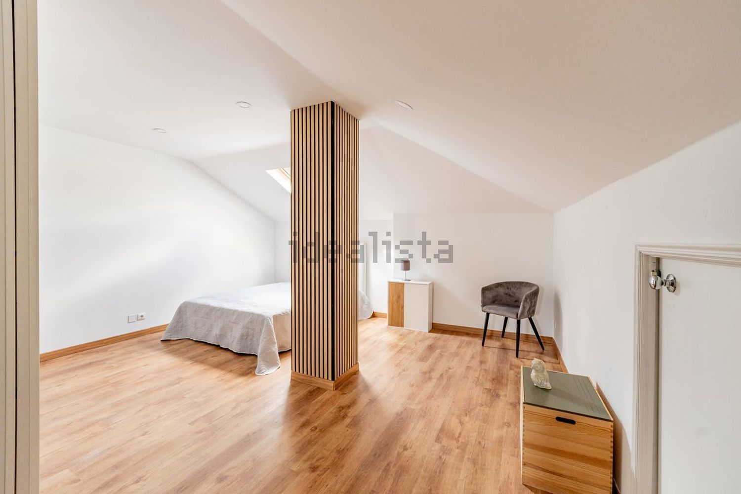 公寓 t4出售在Rua António Batalha Reis - 阁楼