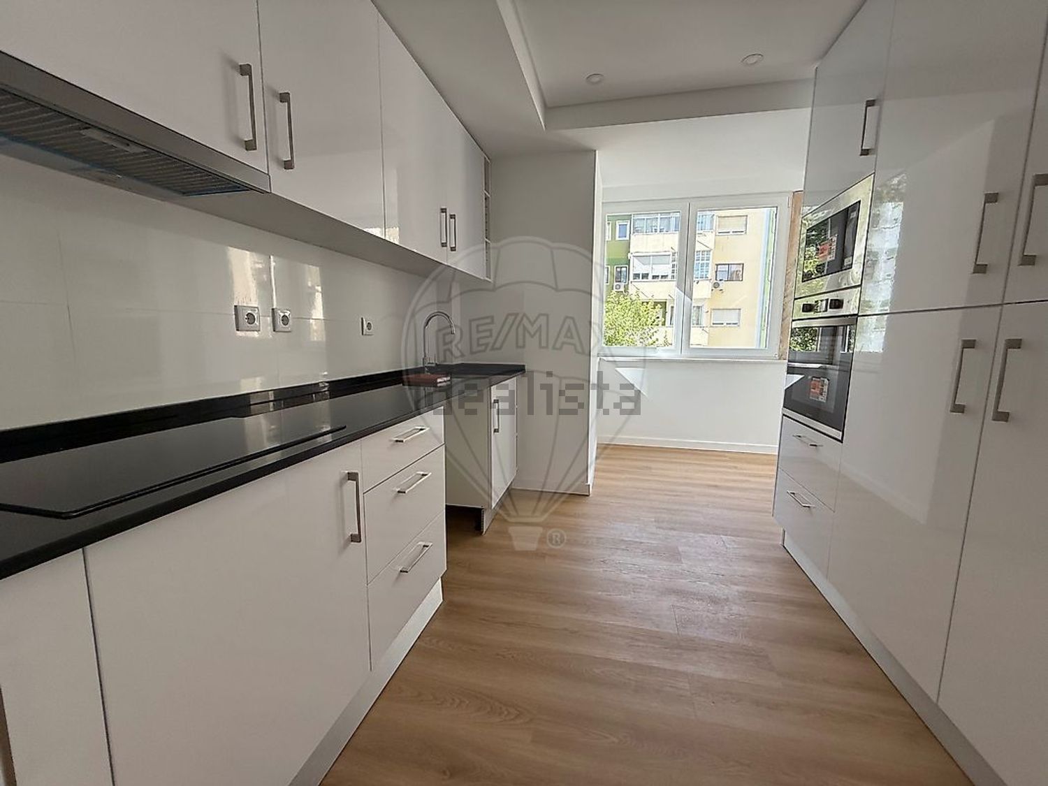 出租公寓 t3在Rua Doutor Henrique Martins Gomes - 厨房