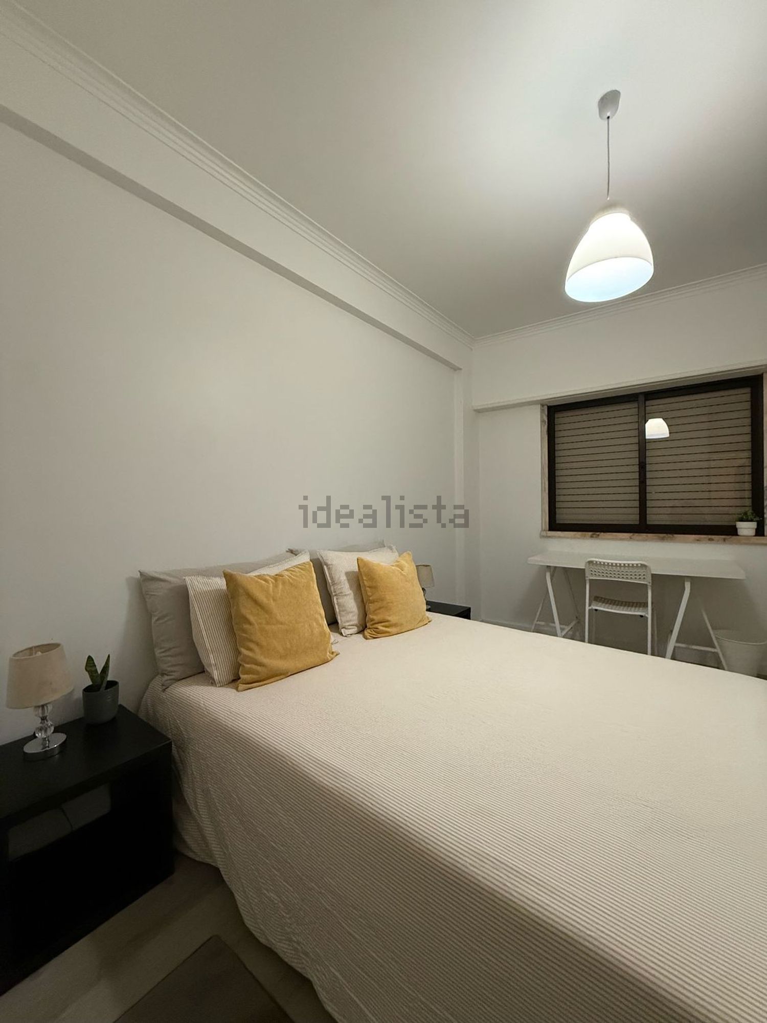 出租房间在Rua António Pedro, 11 - 卧室