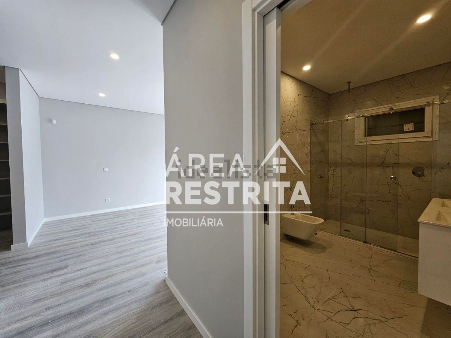 小楼房或独栋别墅出售在Vale de Choupos - Choilo - Galeotas - 卧室