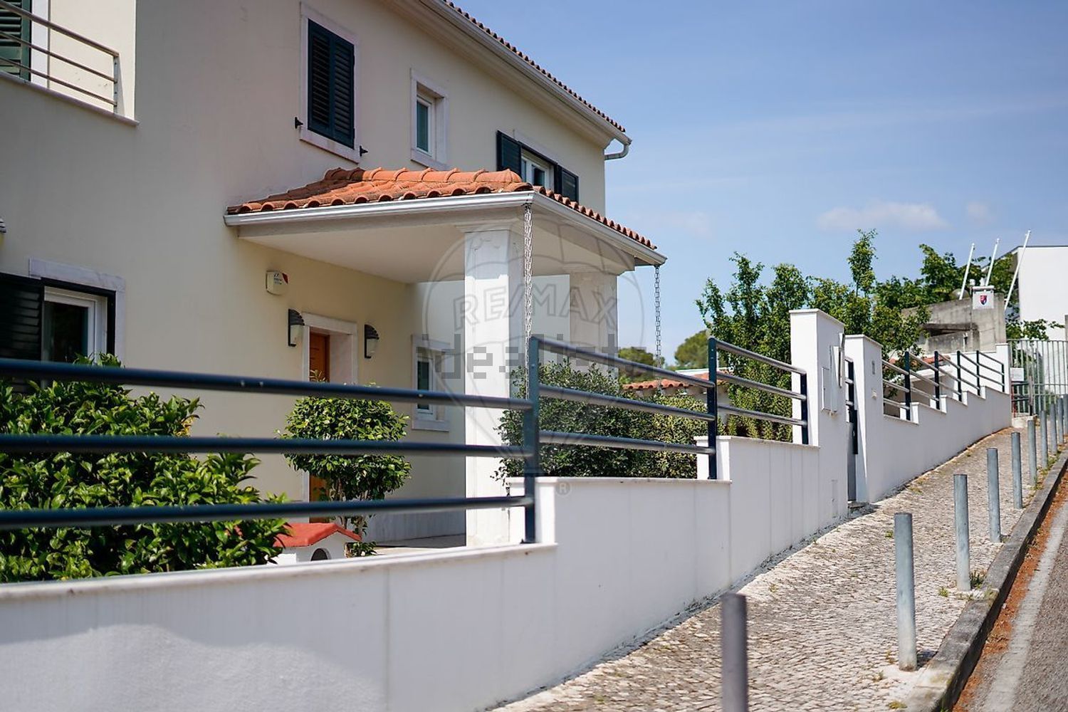 小楼房或独栋别墅出售在Rua Adriano Correia de Oliveira - 外立面