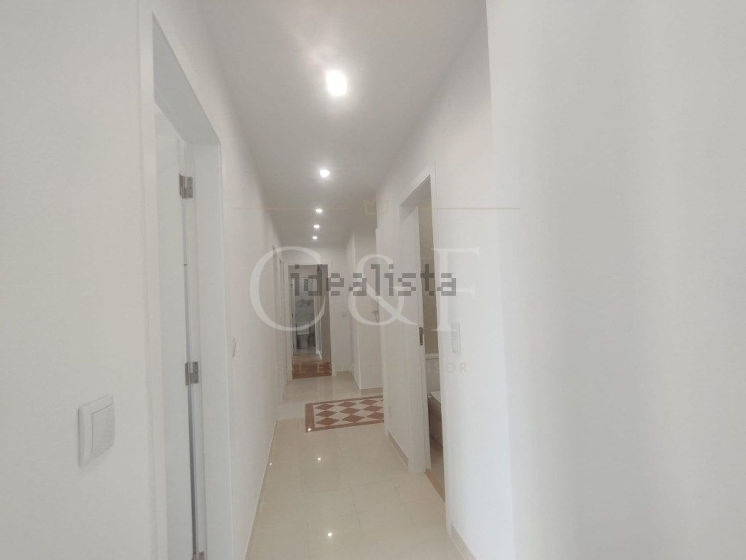 公寓 t3出售在Avenida Arsenal do Alfeite, 56 - 过道