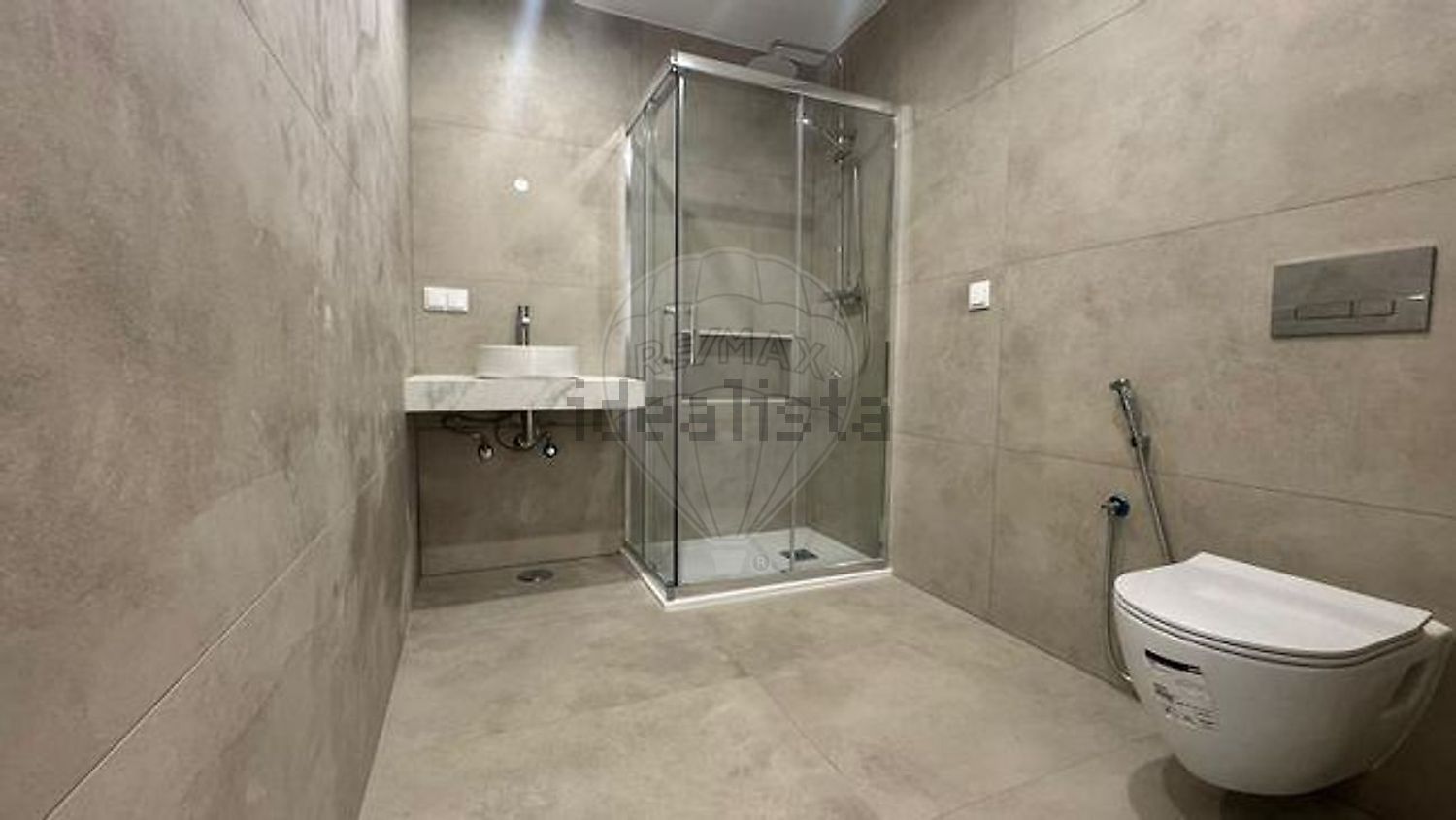 公寓 t2出售在Rua Abel Salazar - 卫生间