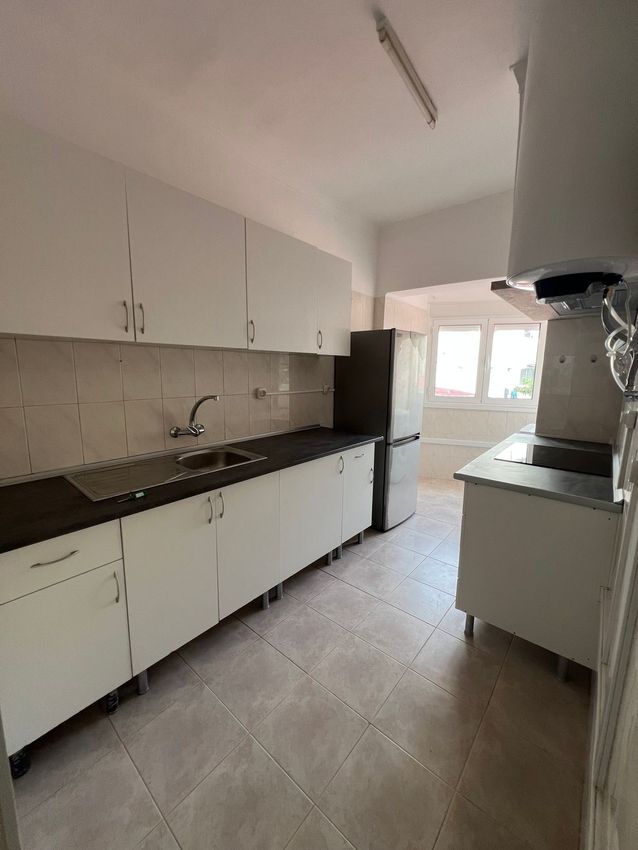 出租公寓 t2在Avenida Gago Coutinho, 74