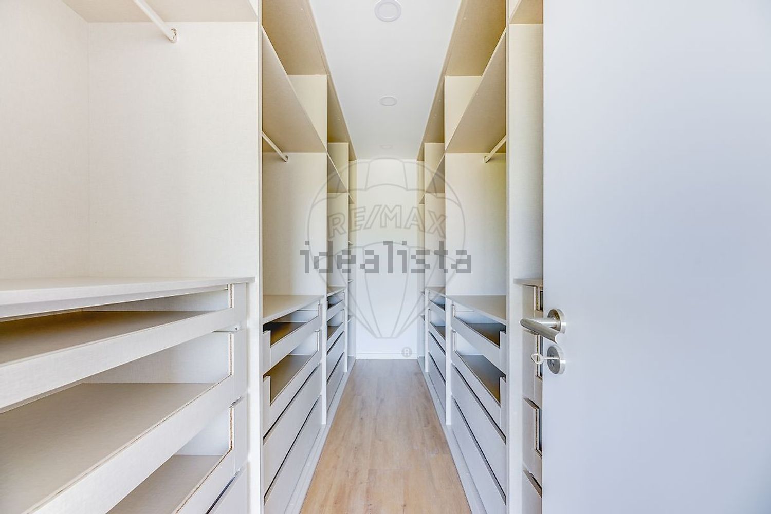 小楼房或独栋别墅出售在Rua da Cruzinha - 试衣间