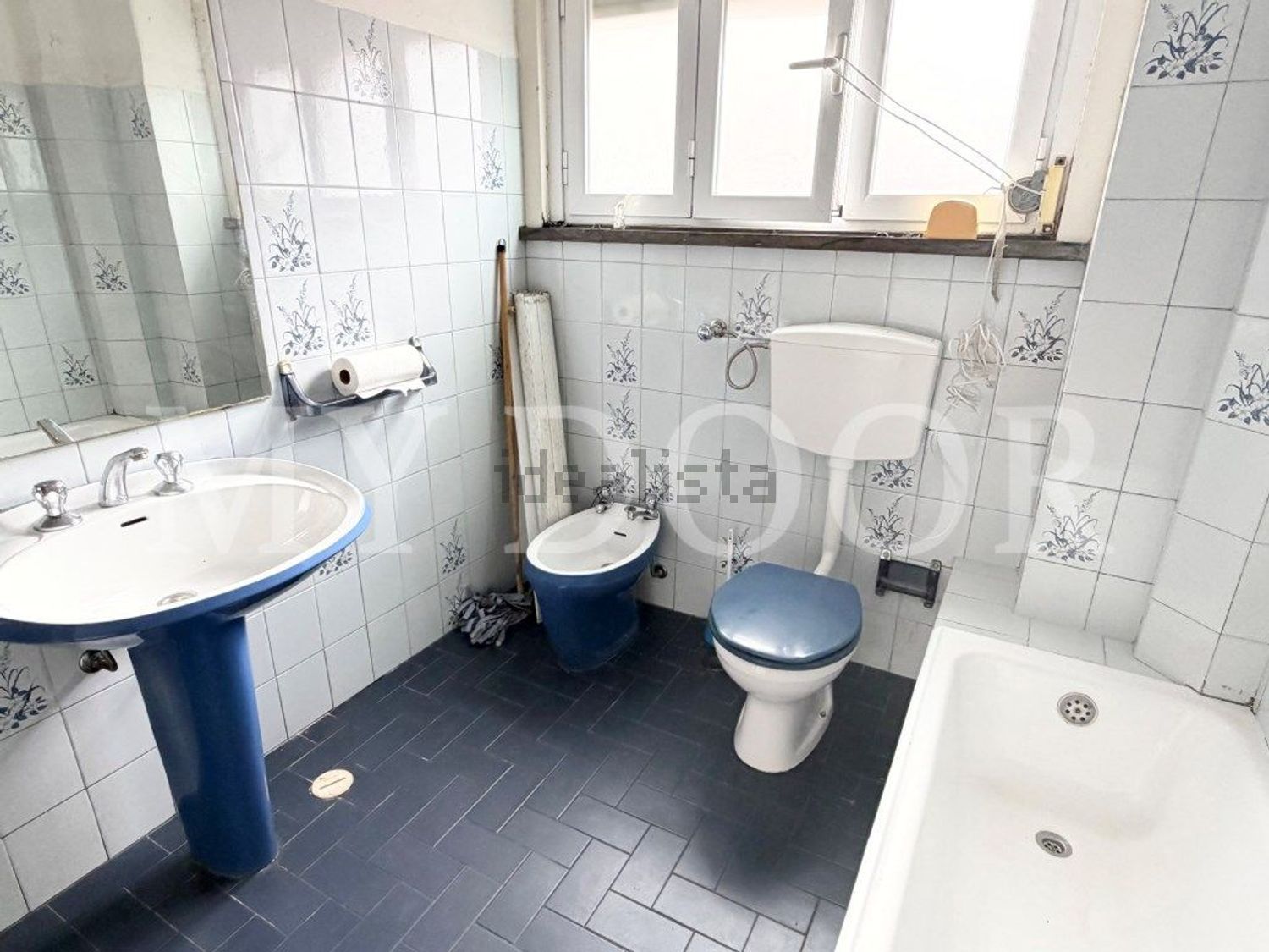 公寓 t1出售在Moscavide e Portela - 卫生间