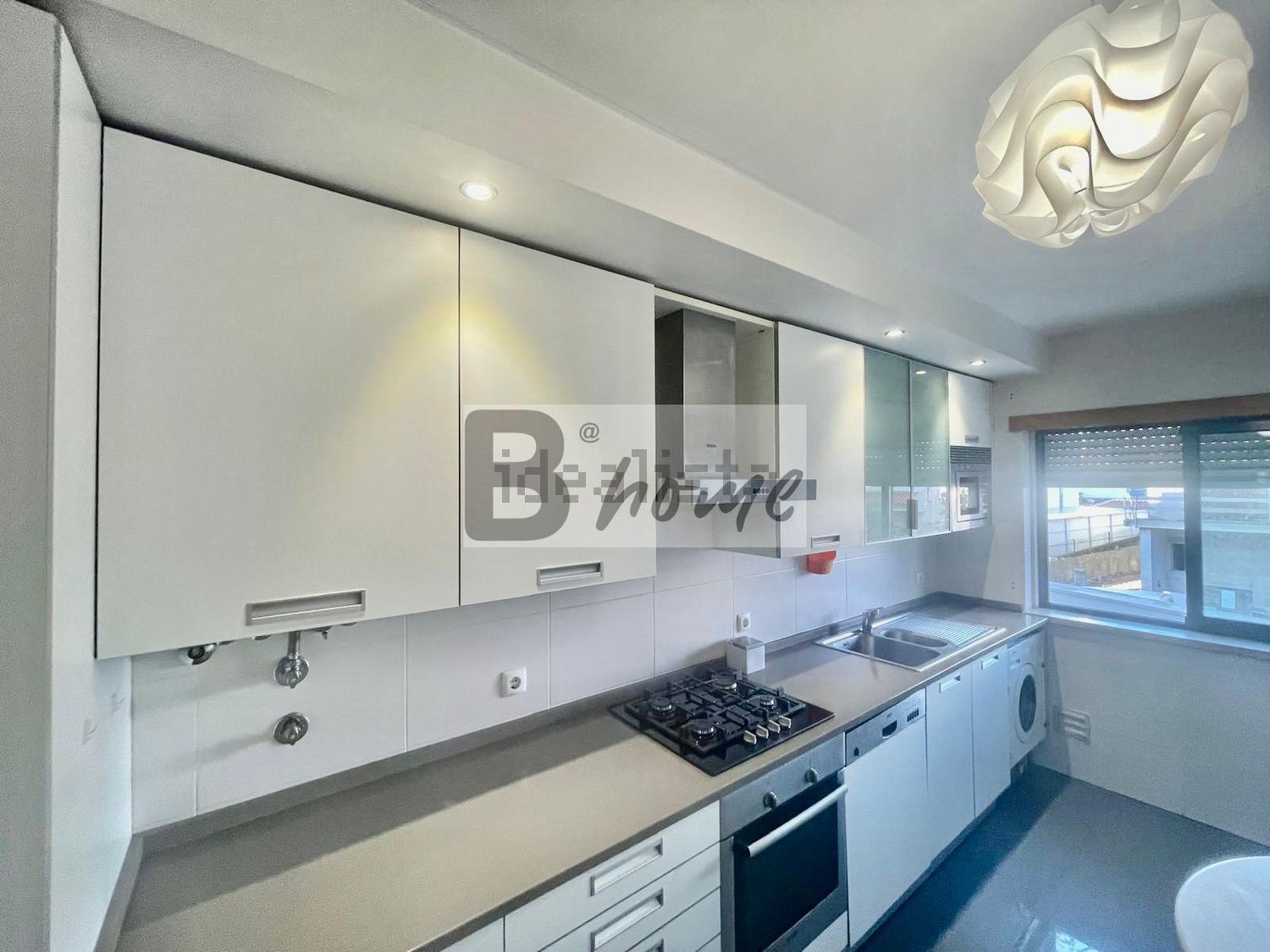 出租公寓 t2在Rua Maria Beatriz Mexia s/n - 厨房