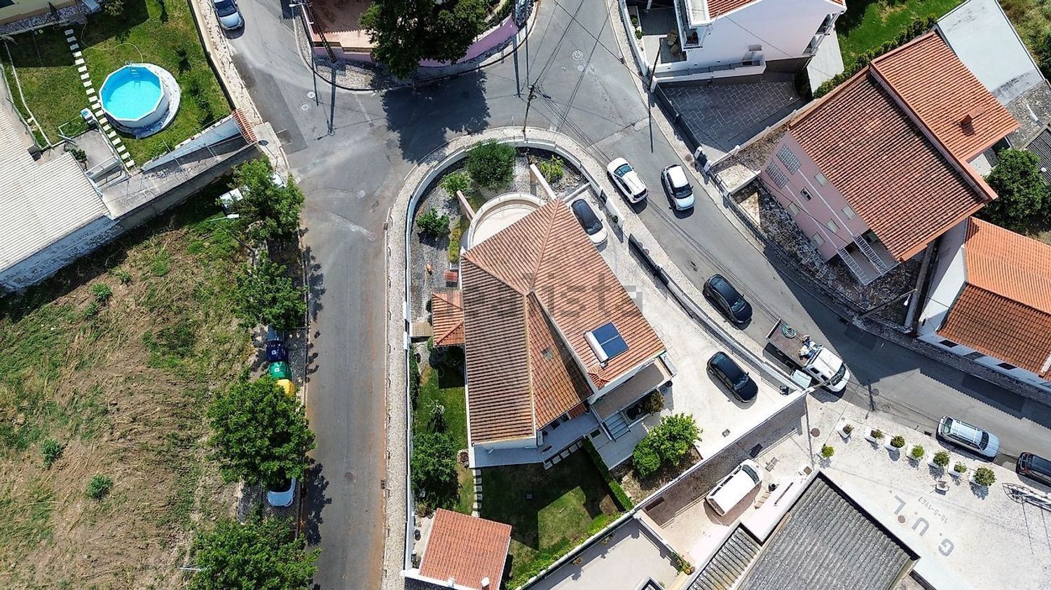 小楼房或独栋别墅出售在Rua Adriano Correia de Oliveira - 照片