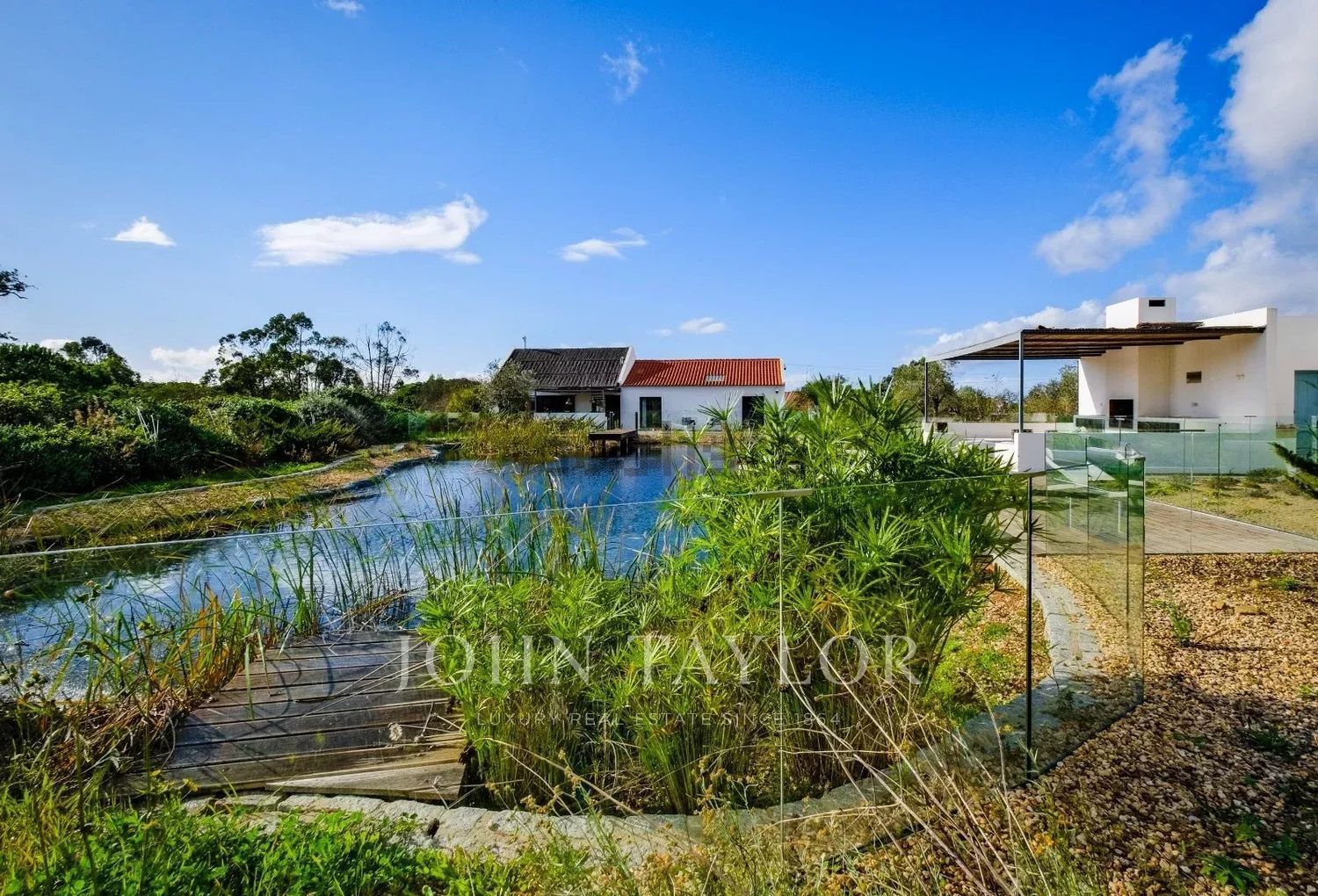 小楼房或独栋别墅出售在Rua de Melides - 视线