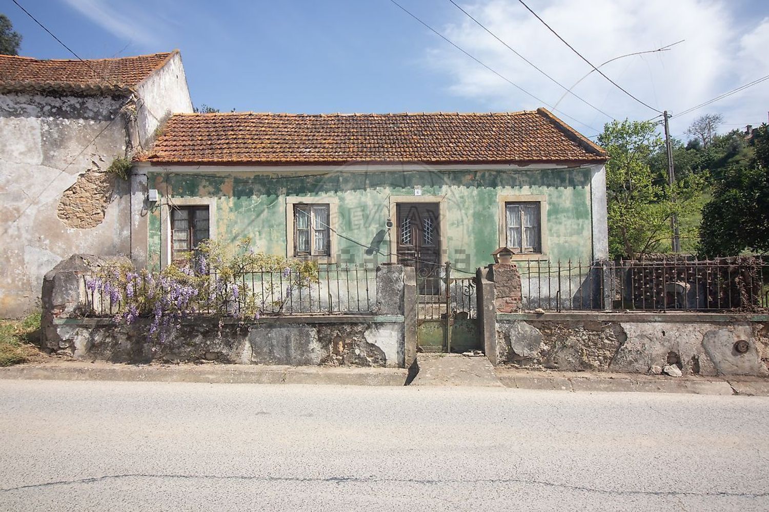 小楼房或独栋别墅出售在Rua do Casal da Carvalha - 外立面