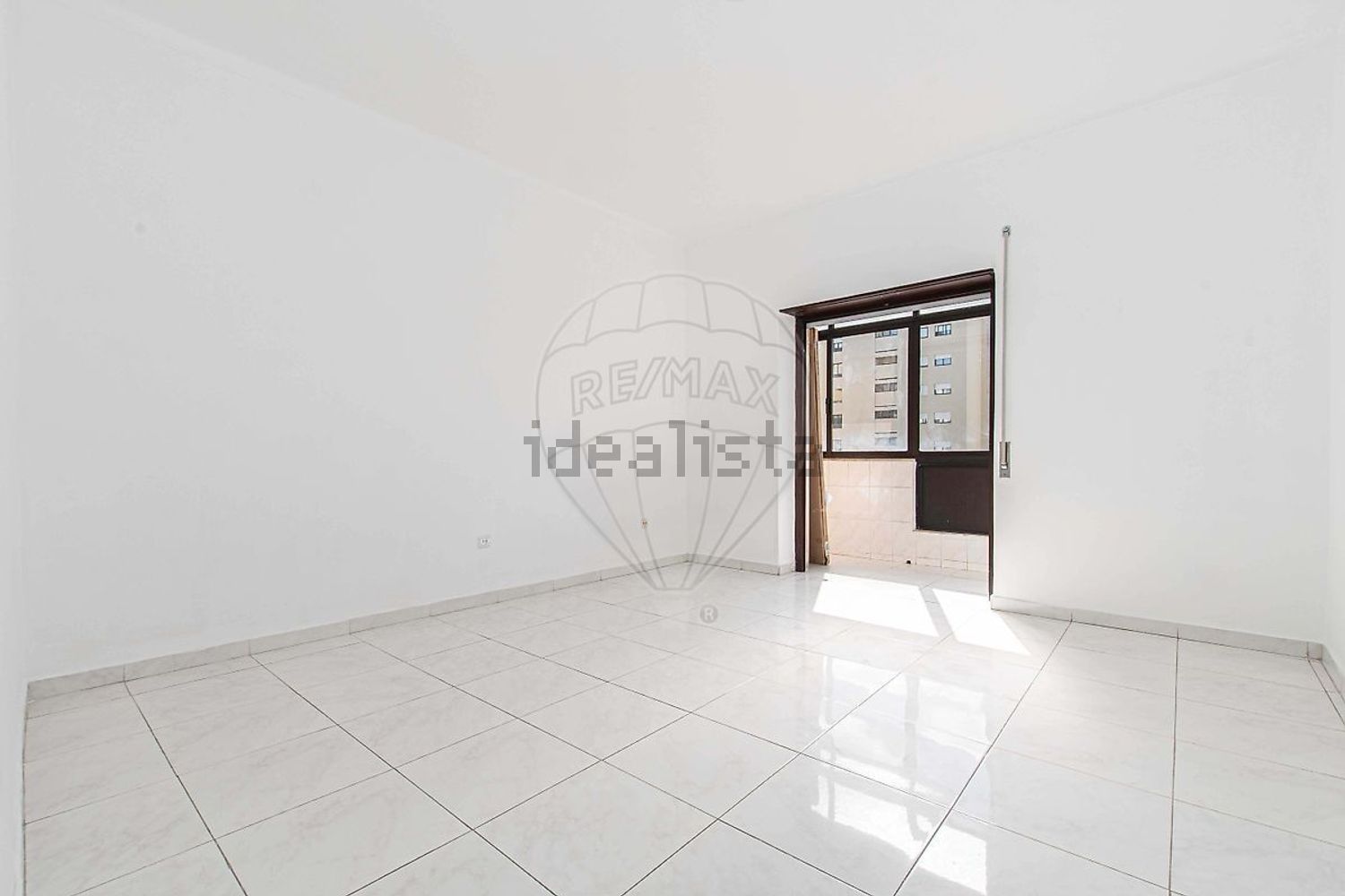 出租公寓 t2在Rua Almeida Garrett - 居住