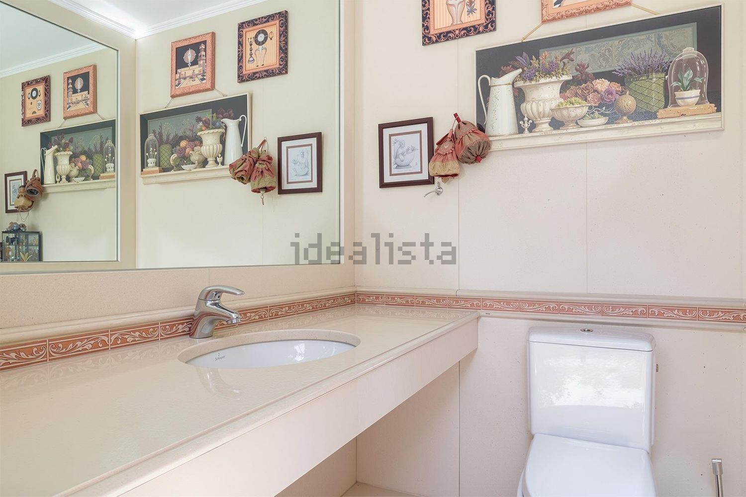 小楼房或独栋别墅出售在Rua da Mãe d'Água, 20 - 卫生间