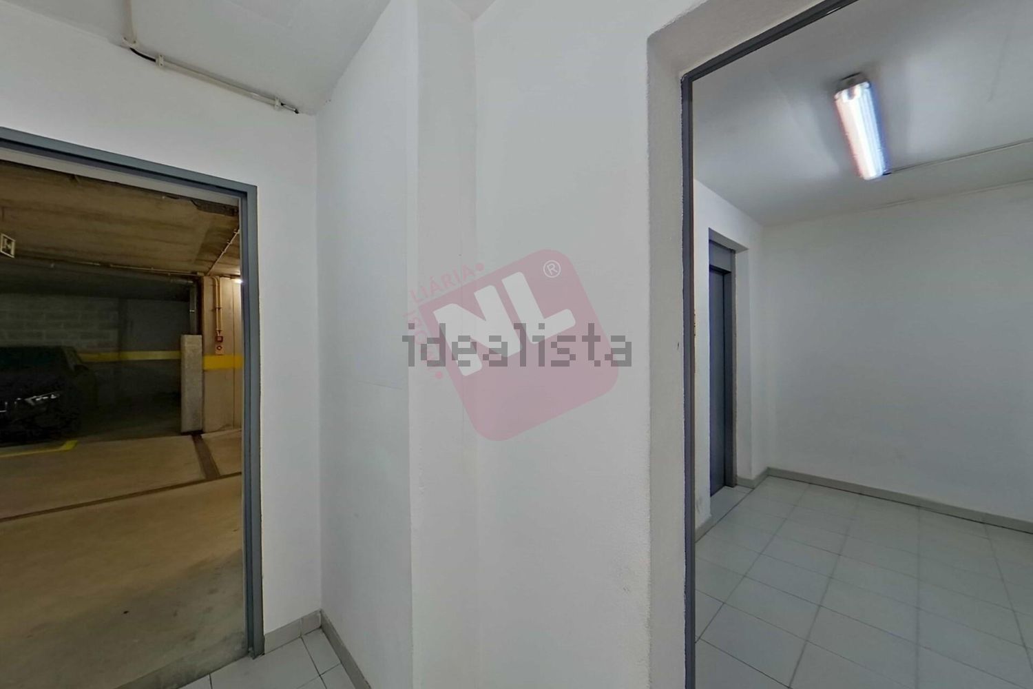 出租公寓 t2在Rua Fernando Gusmão, 17 - 停车位