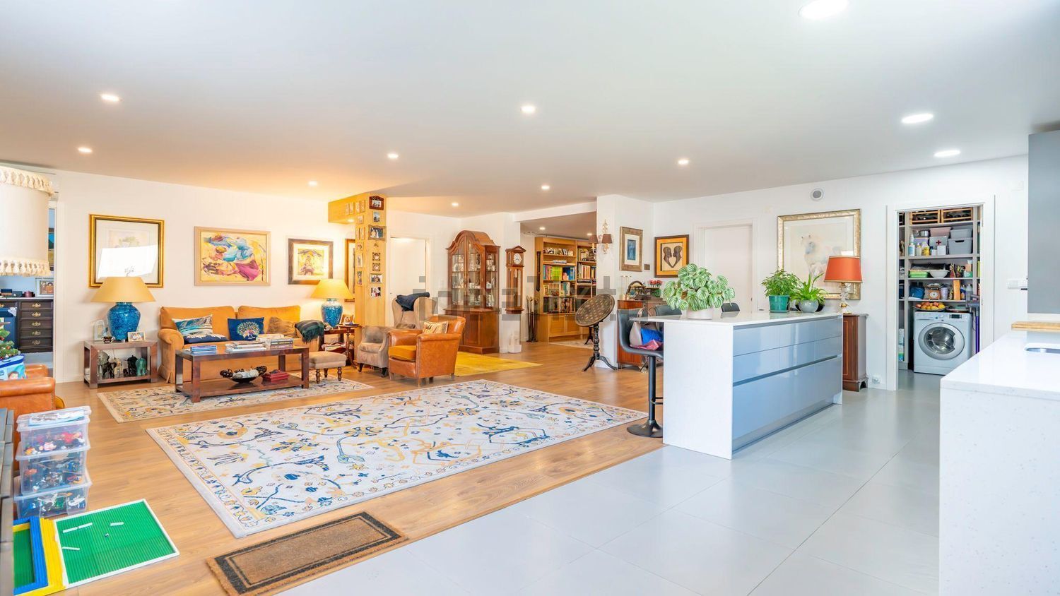 小楼房或独栋别墅出售在Avenida Engenheiro Arantes e Oliveira, 4 - 客厅