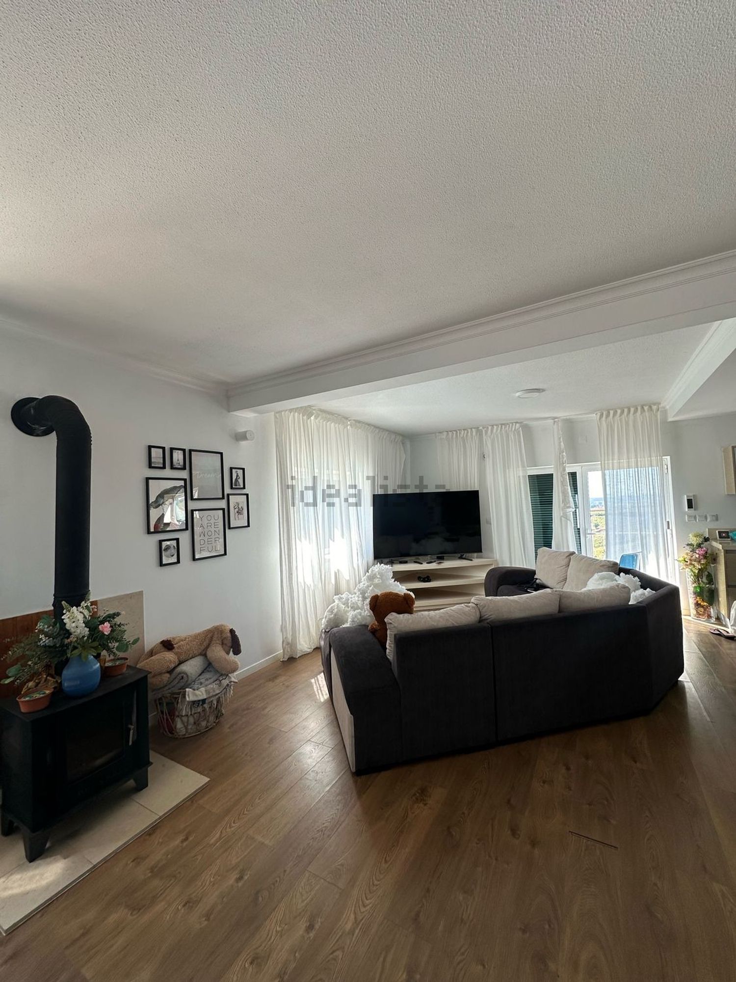 小楼房或独栋别墅出售在Rua 4 de Agosto, 26 - 客厅