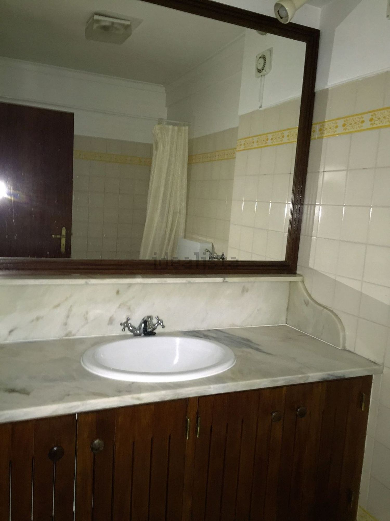 出租公寓 t2在Rua São Tomé, 7 - 卫生间