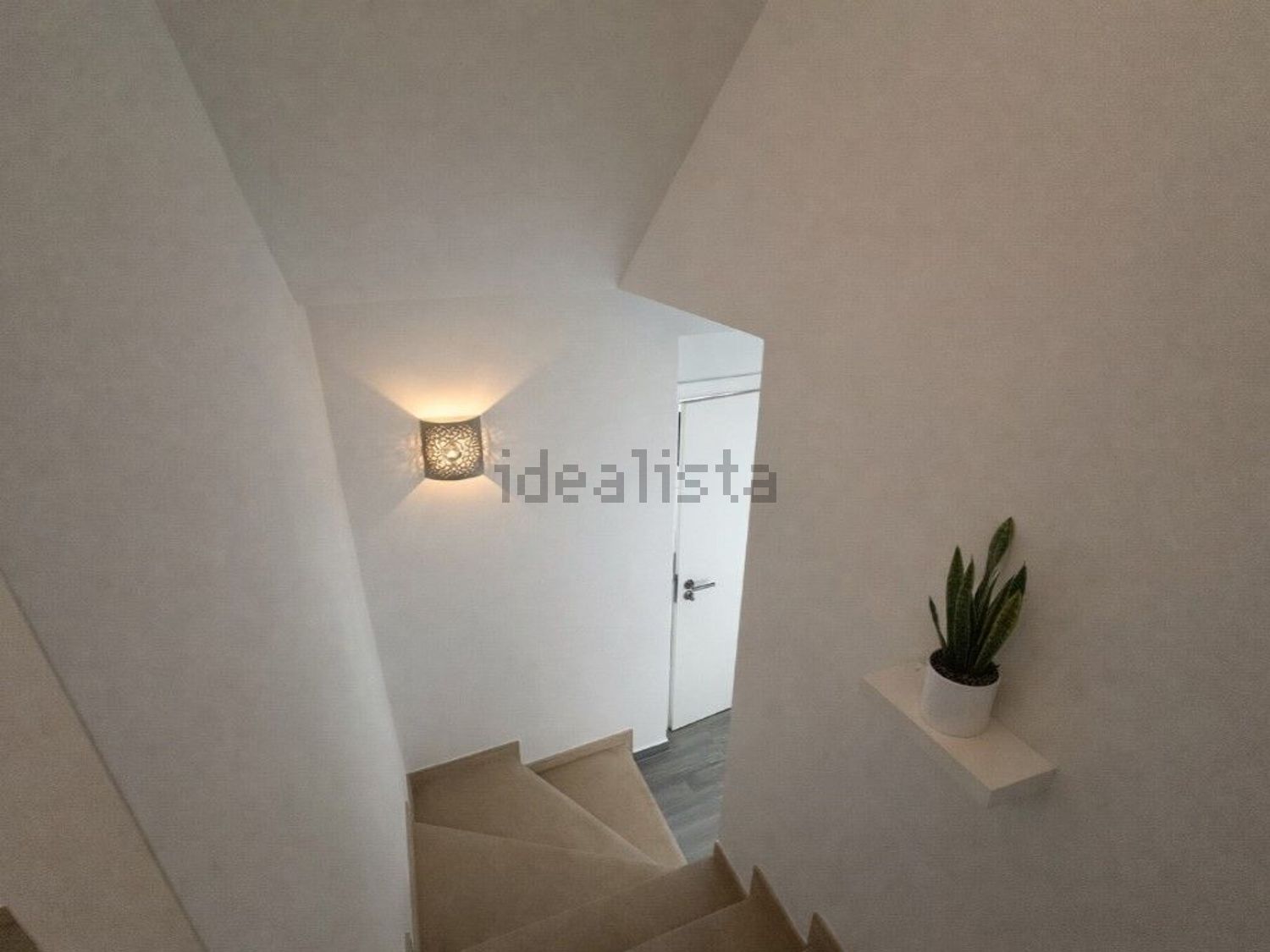 联排别墅出售在Rua dos Comarelos - 楼梯