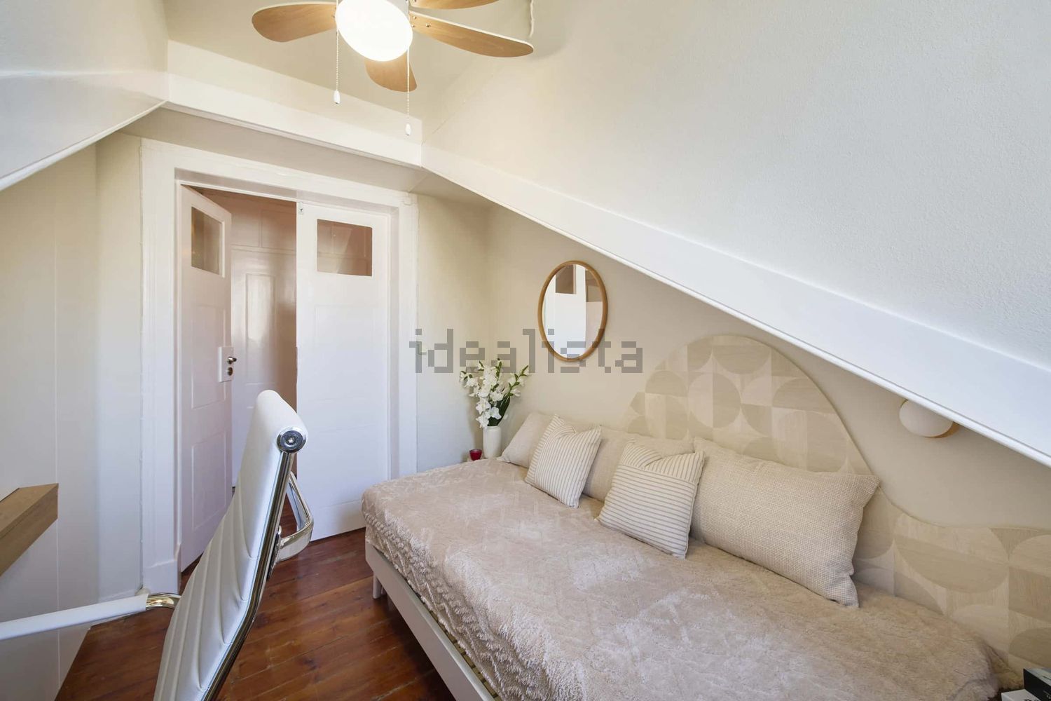 出租房间在Largo Vitorino Damásio, 2 - 客厅