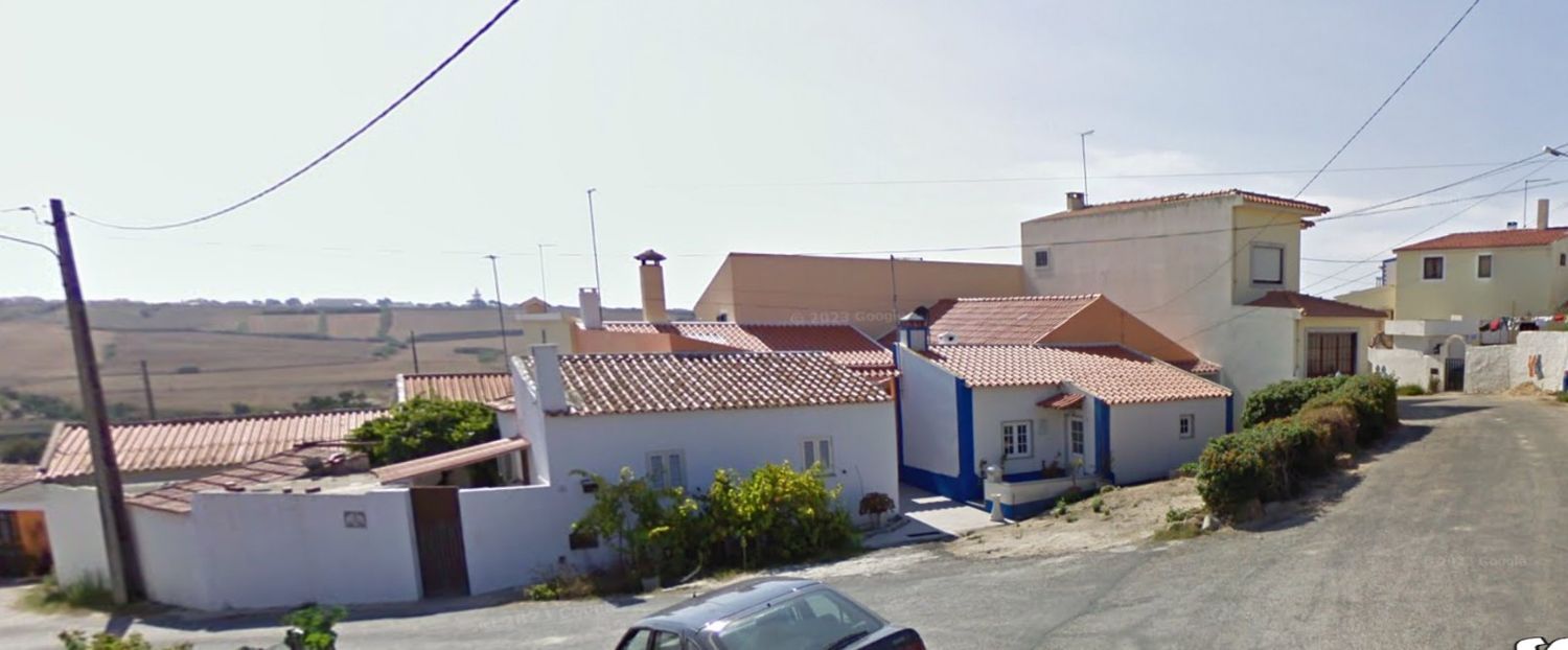 小楼房或独栋别墅出售在Rua dos Felicianos, 2