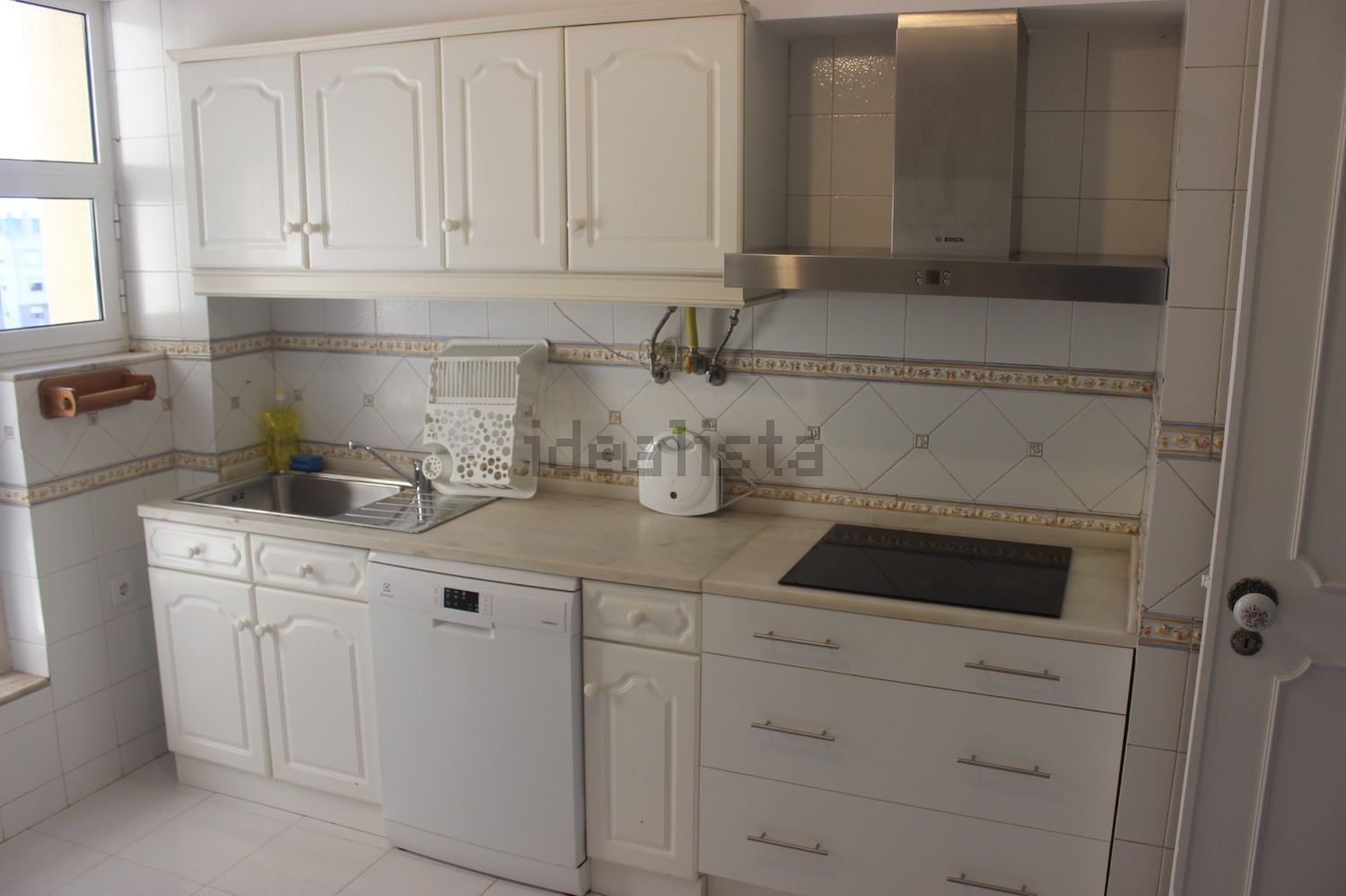 出租房间在Avenida Cidade de Luanda, 485 - 厨房