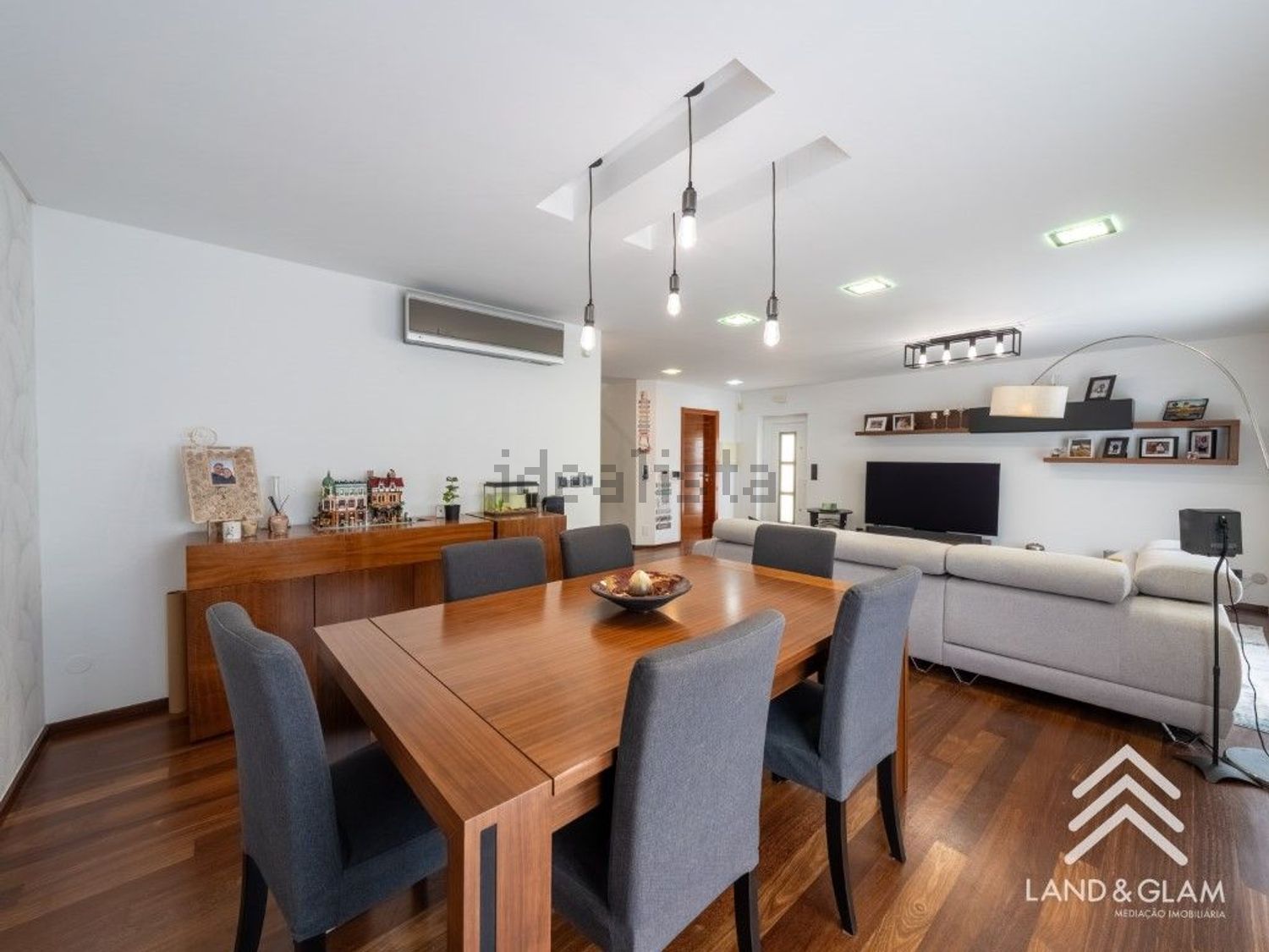 小楼房或独栋别墅出售在Rua das Helenas, 10 - 客厅