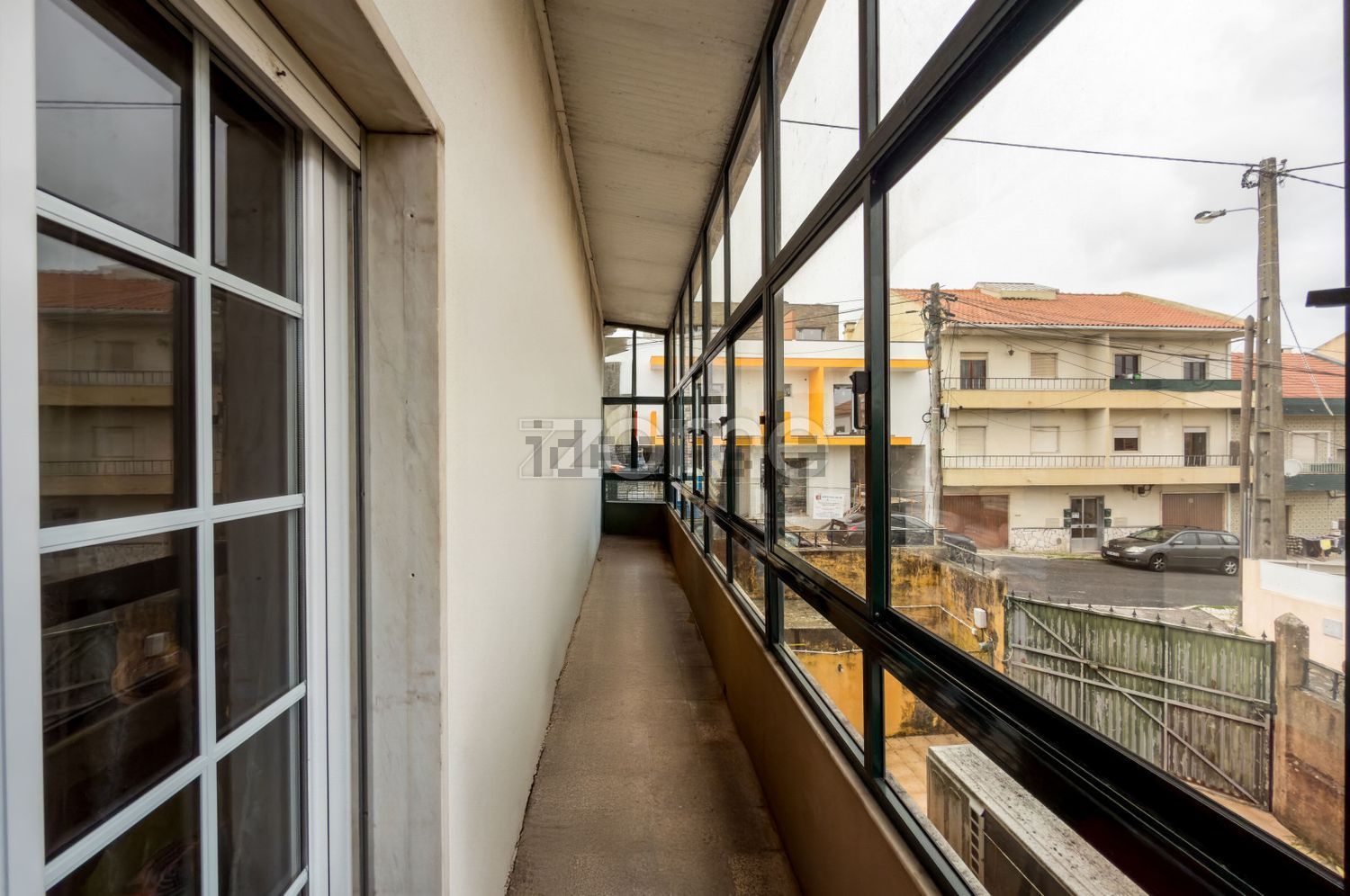 小楼房或独栋别墅出售在Rua Faustino Freitas, 31 - 门廊