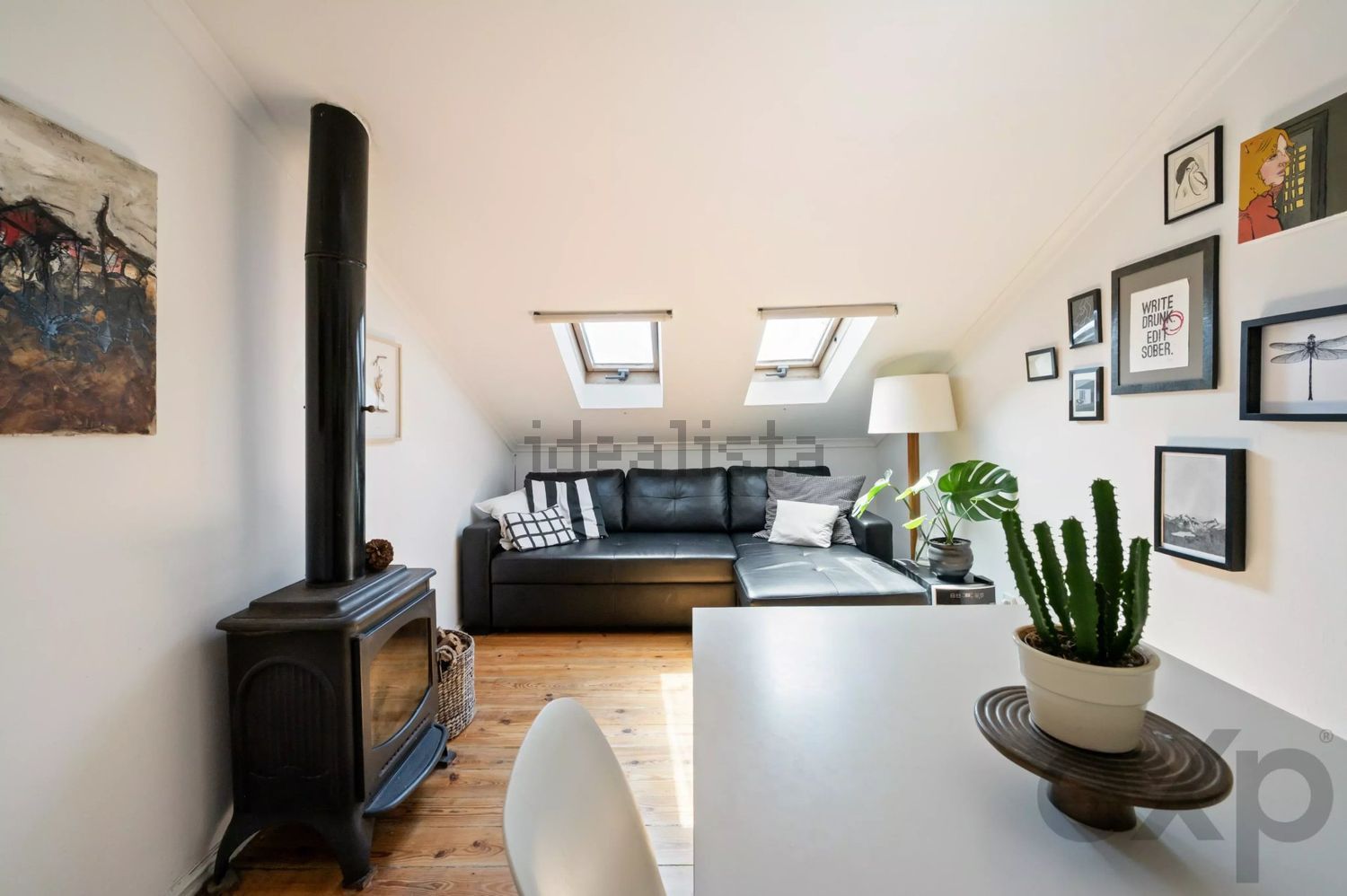 公寓 t1出售在Rua da Senhora do Monte - 客厅