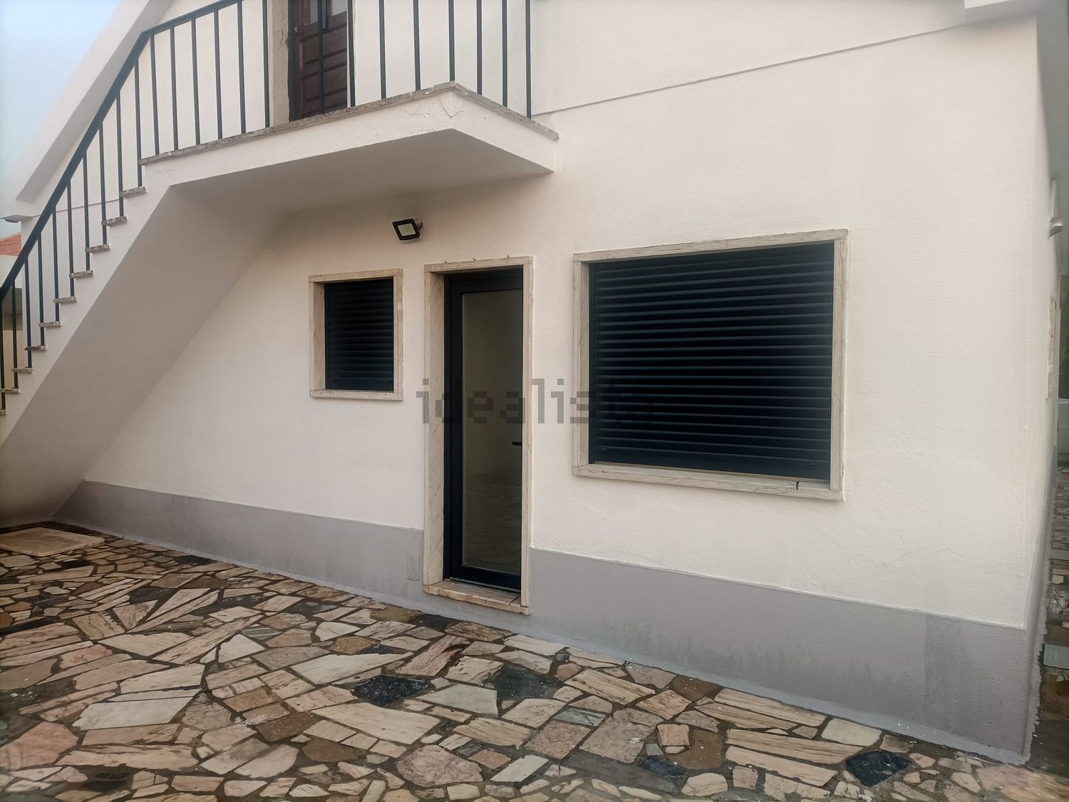 出租小楼房或独栋别墅在Rua Alexandre Cardoso, 28 - 外立面