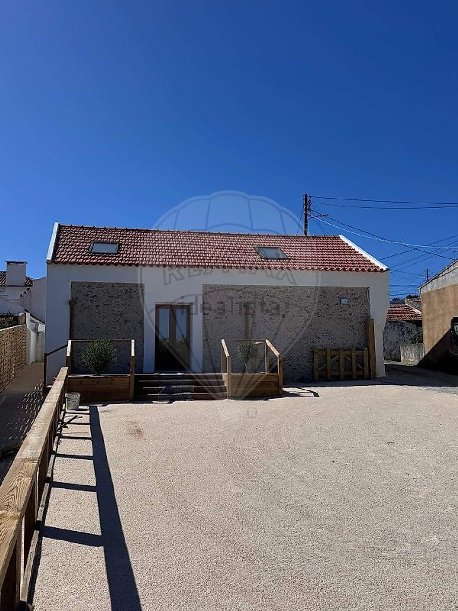 小楼房或独栋别墅出售在Rua da Ribeirinha - 外立面