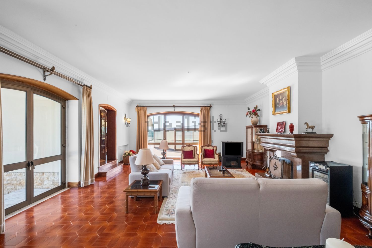 小楼房或独栋别墅出售在Rua Principal - 客厅