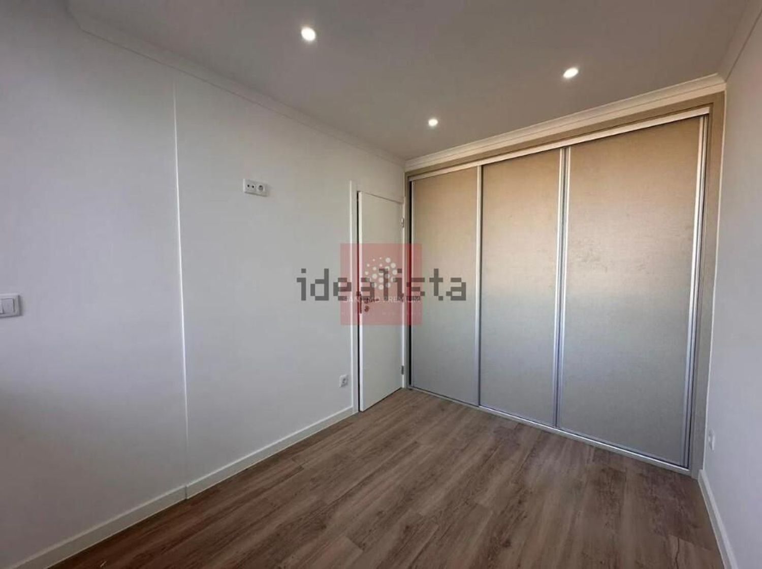 公寓 t1出售在Rua Elias Garcia s/n - 居住