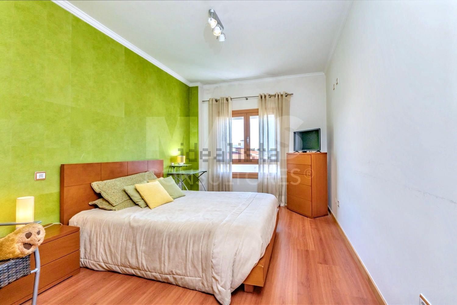 公寓 t4出售在Rua Alexandre Herculano - 卧室