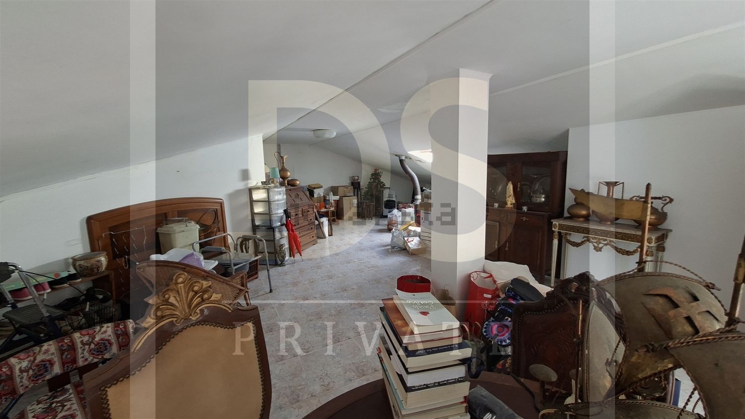 小楼房或独栋别墅出售在Santo Isidoro - 客厅