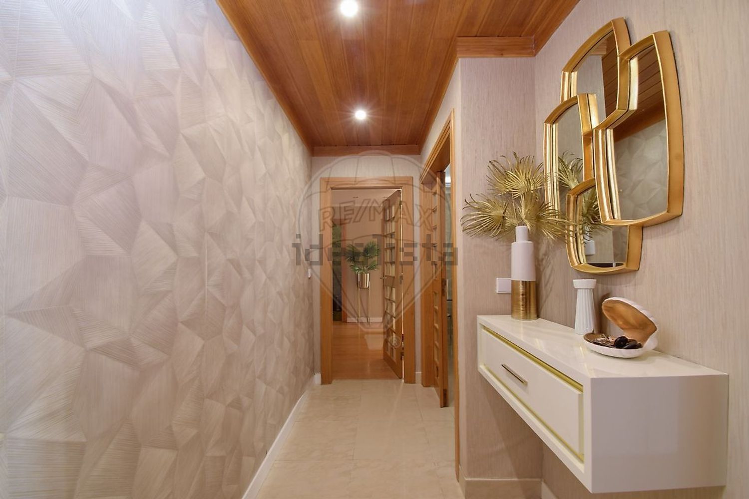 公寓 t3出售在Rua Heliodoro Salgado - 过道