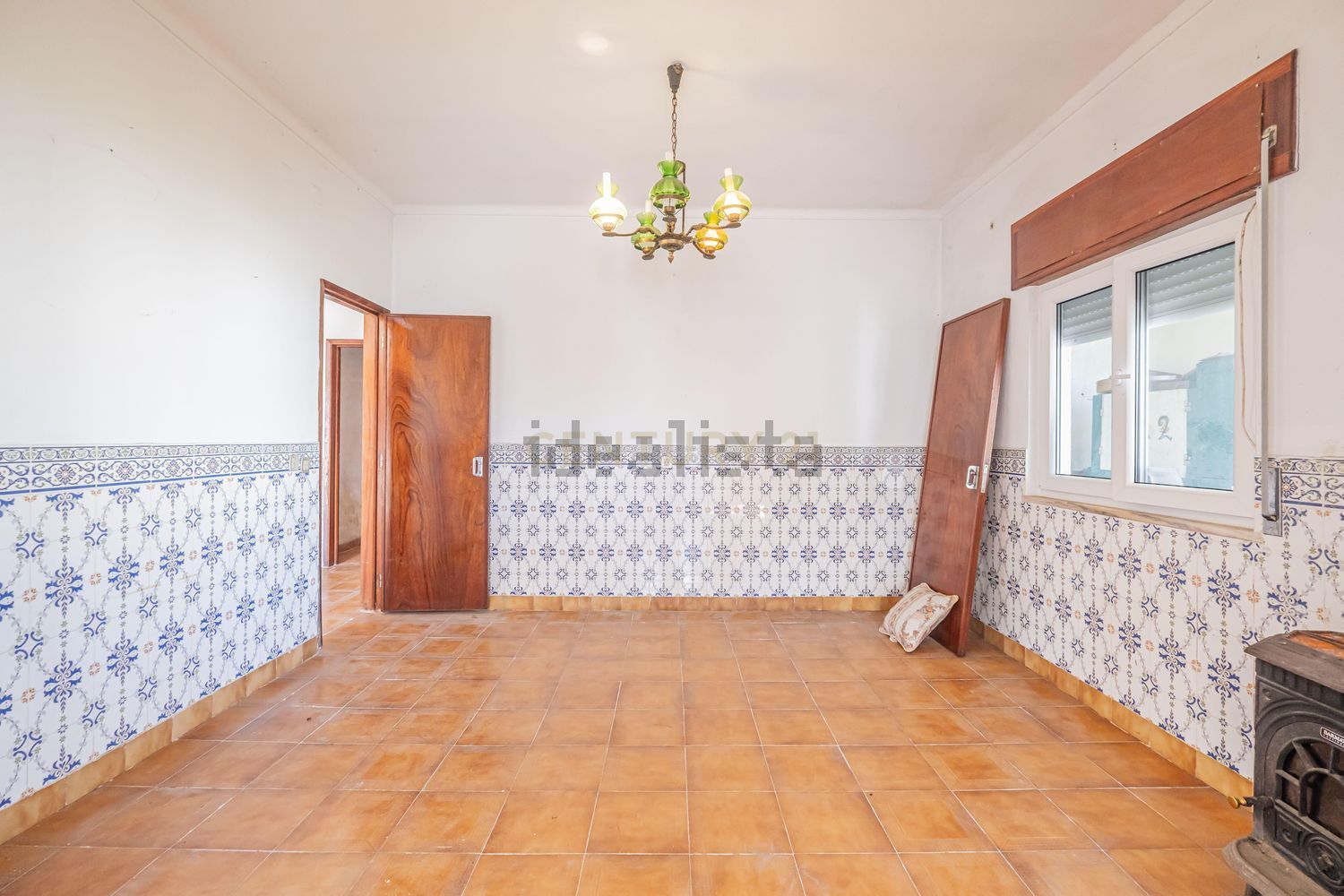 小楼房或独栋别墅出售在Rua General Humberto Delgado, 6 - 过道