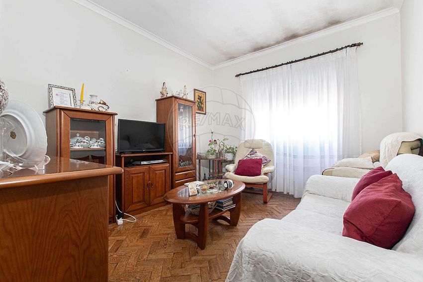 公寓 t2出售在Rua Piloto Nascimento Costa