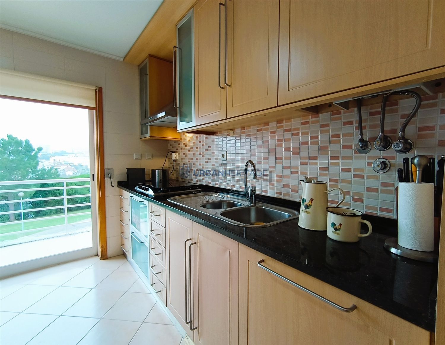 公寓 t2出售在Rua Helena Sá da Costa, 9 - 厨房