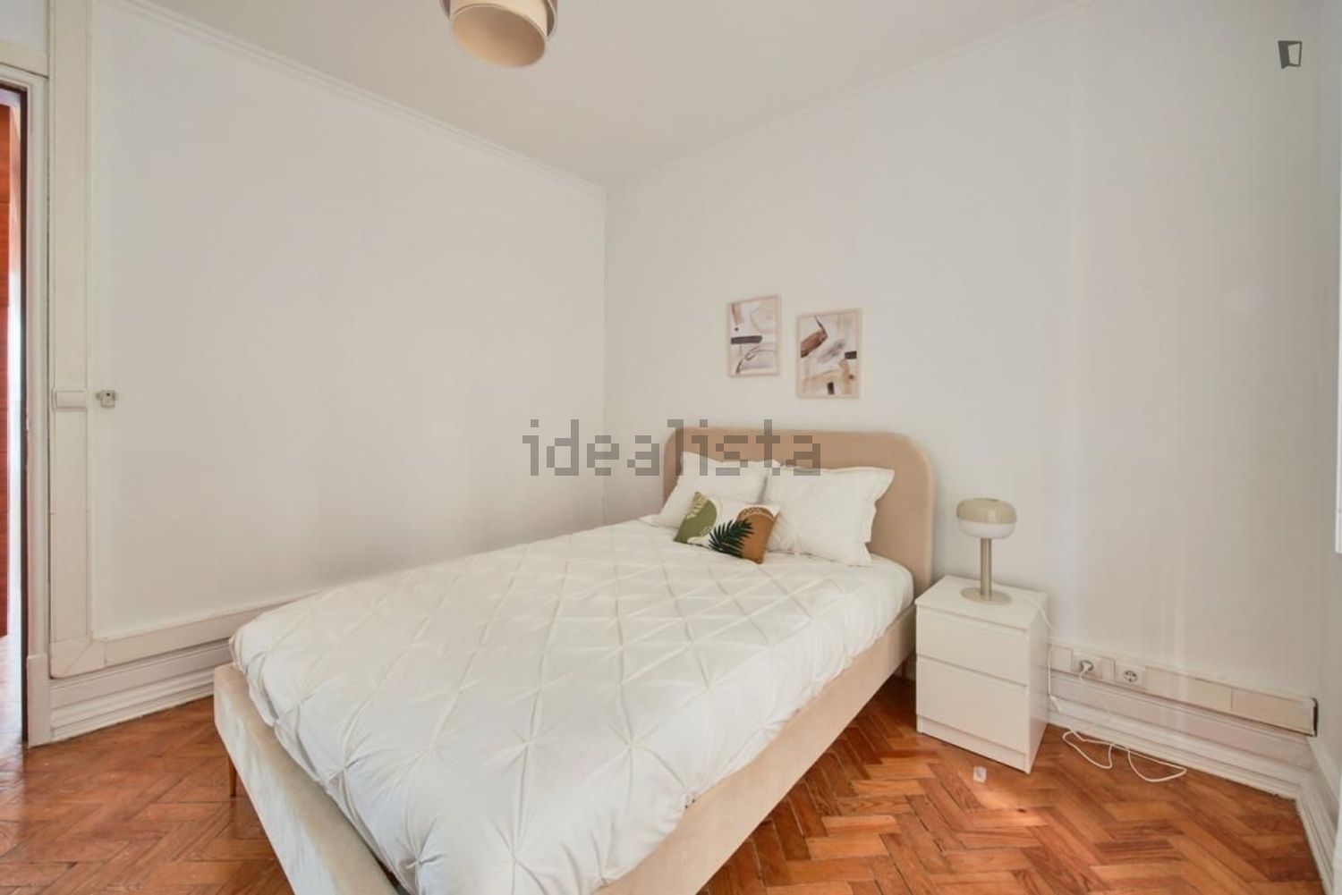 出租房间在Rua Castilho - 卧室