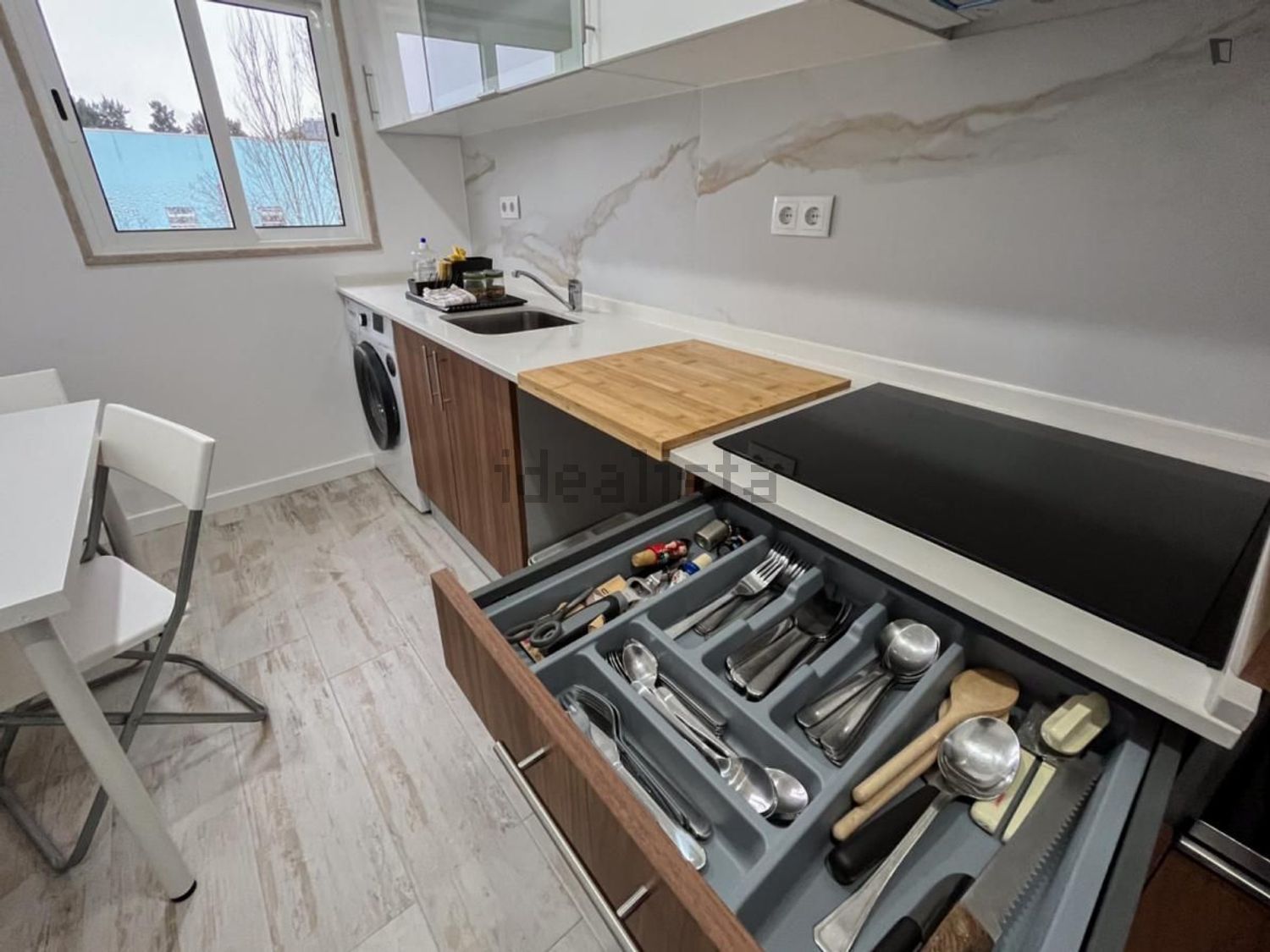 出租房间在Avenida de Ceuta - 厨房