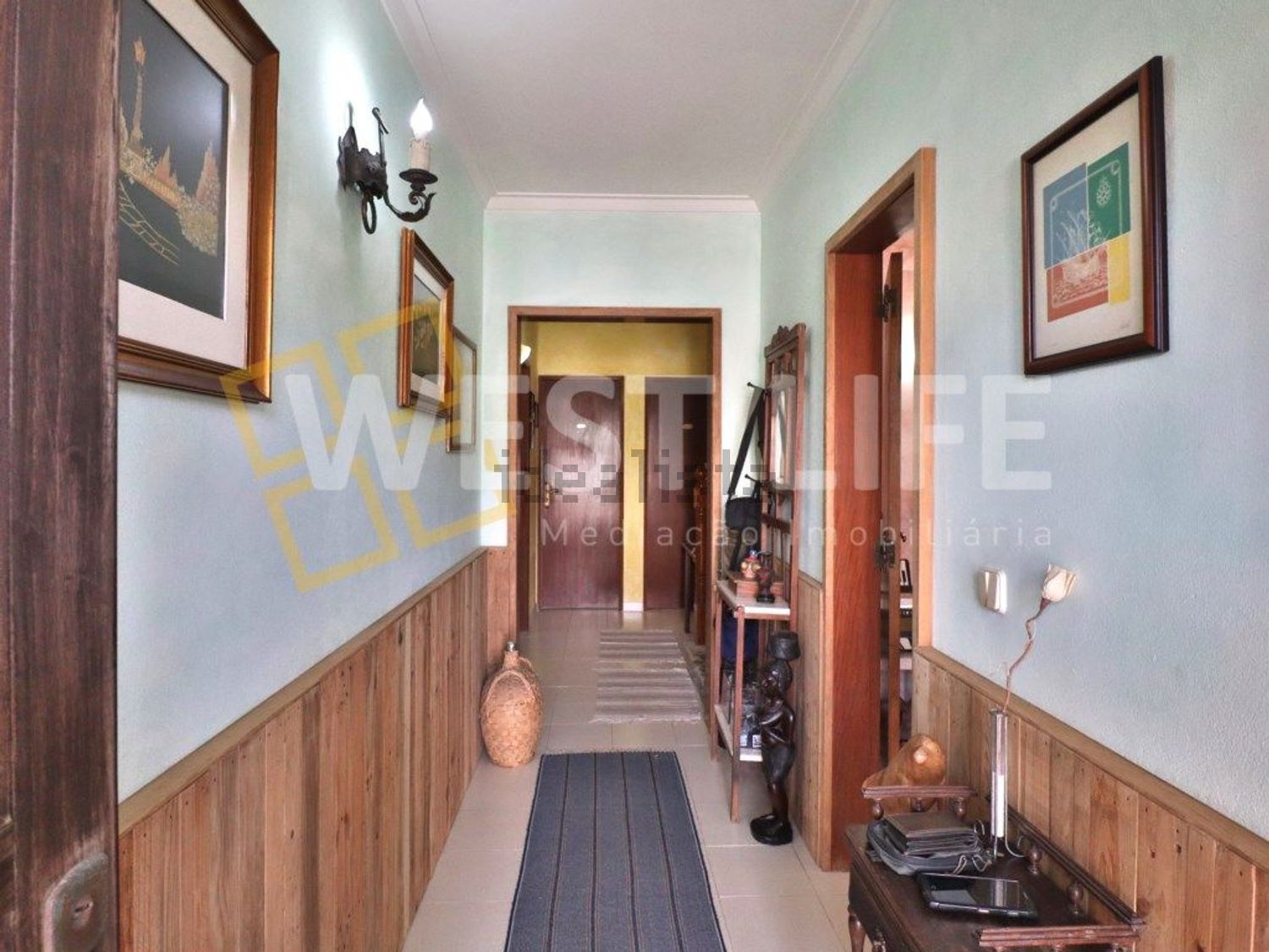 小楼房或独栋别墅出售在Centro - 过道