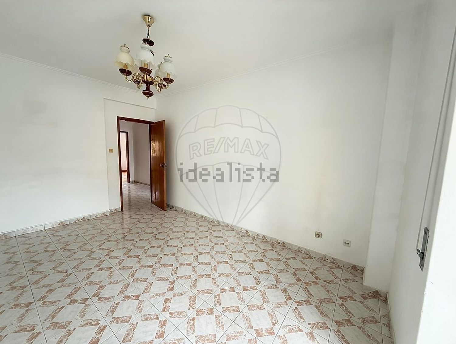 出租公寓 t2在Rua António Maria Bravo - 照片