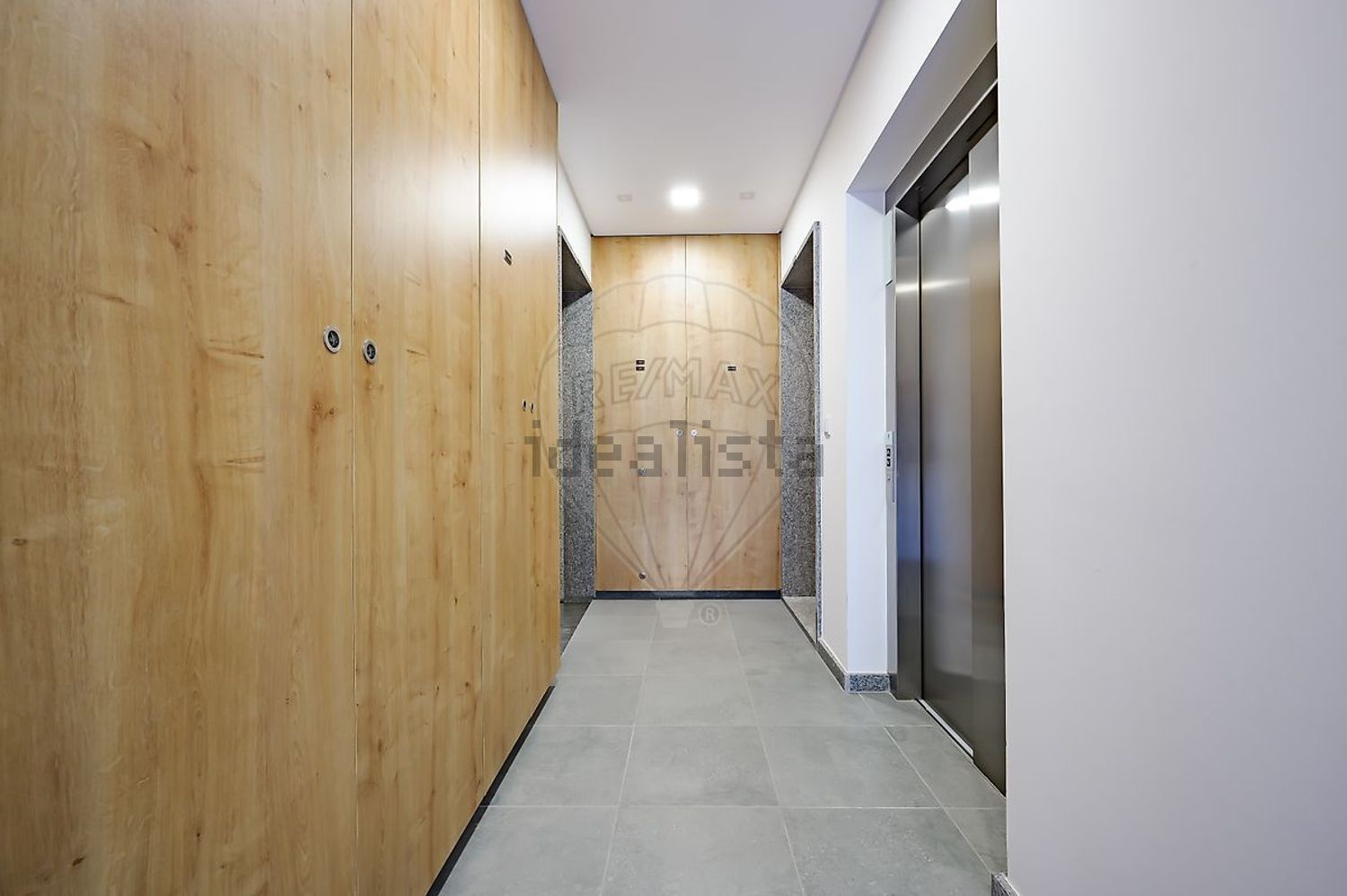 公寓 t2出售在Rua 25 de Abril - 过道