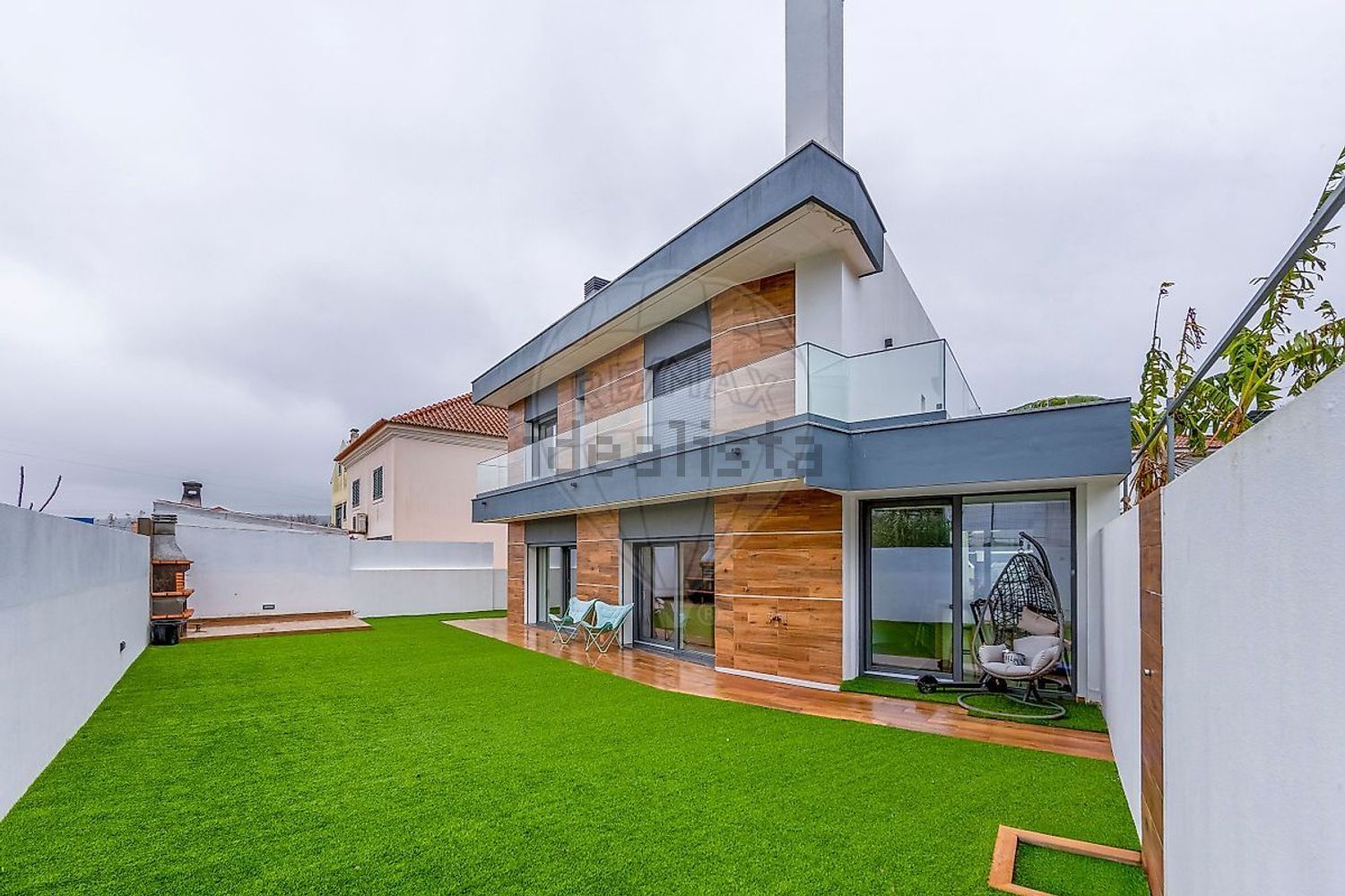 小楼房或独栋别墅出售在Rua da Ribeira - 游泳池