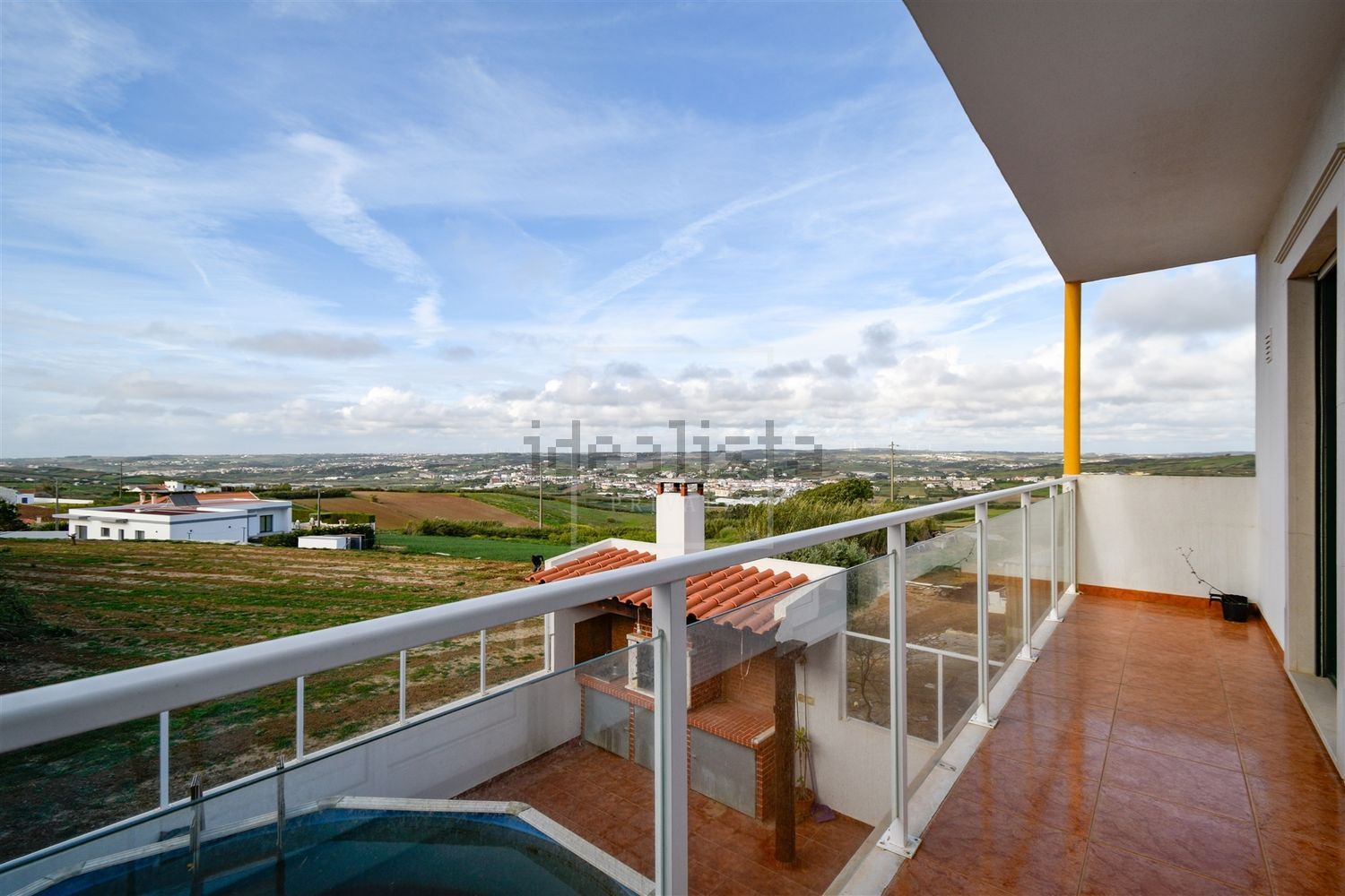 小楼房或独栋别墅出售在Praça Dom Lourenço Vicente, 18 - 露台