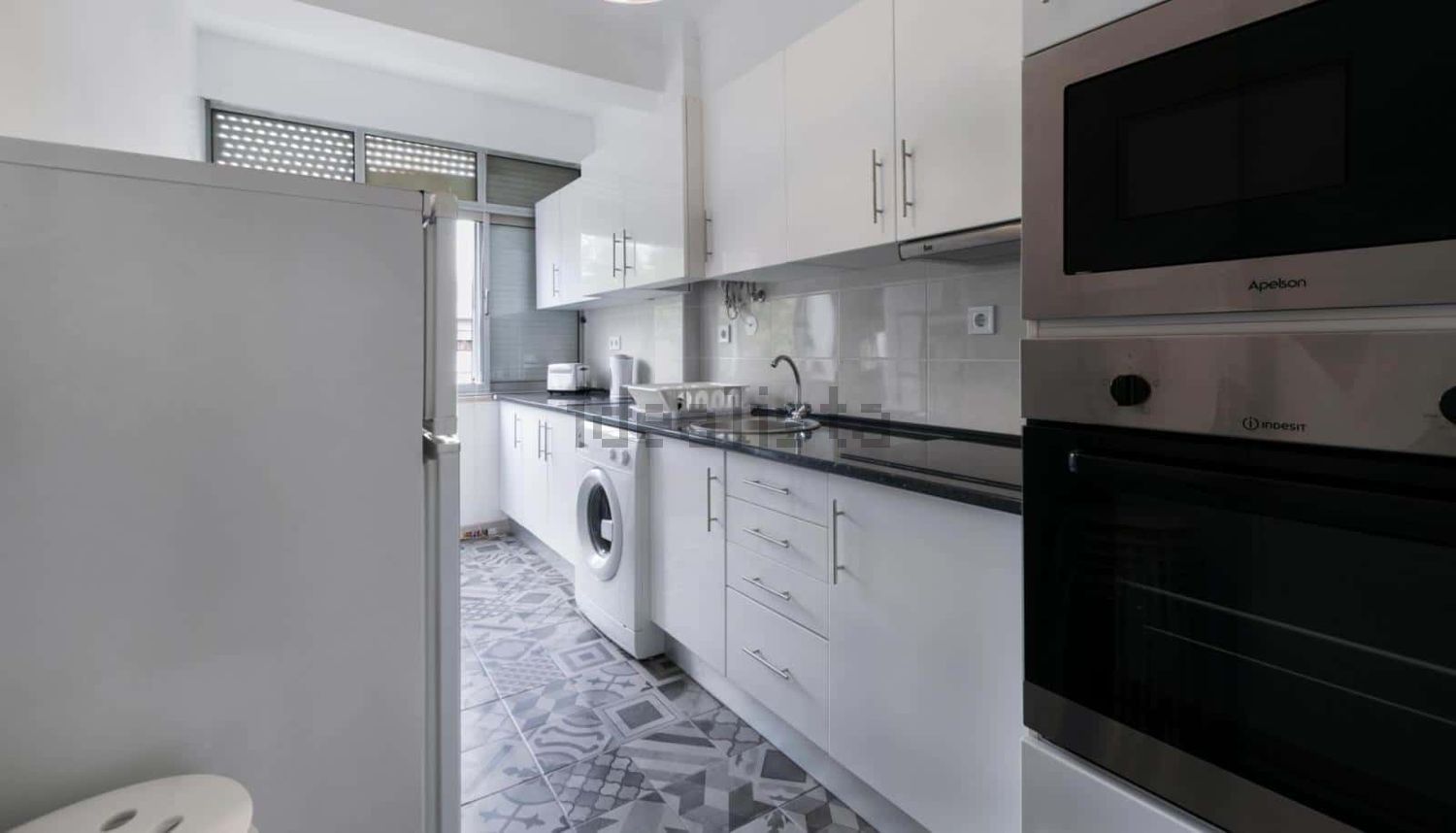 出租房间在Praceta das Roiçadas s/n - 厨房