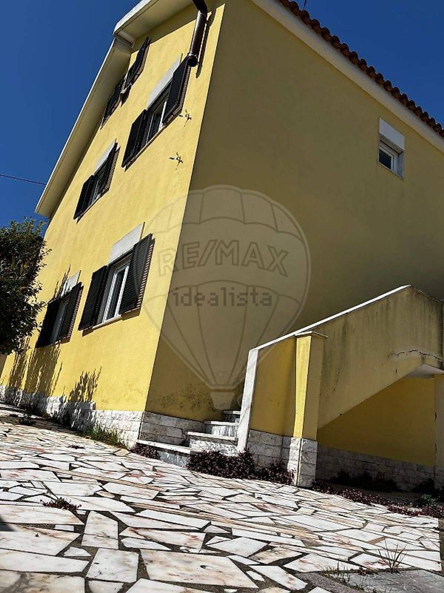 小楼房或独栋别墅出售在Rua Furnas - 视线