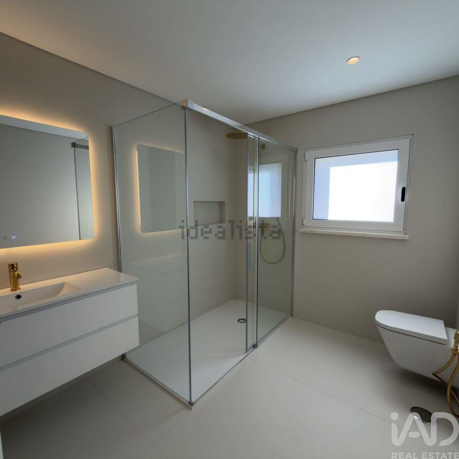 小楼房或独栋别墅出售在São Pedro do Estoril - 卫生间