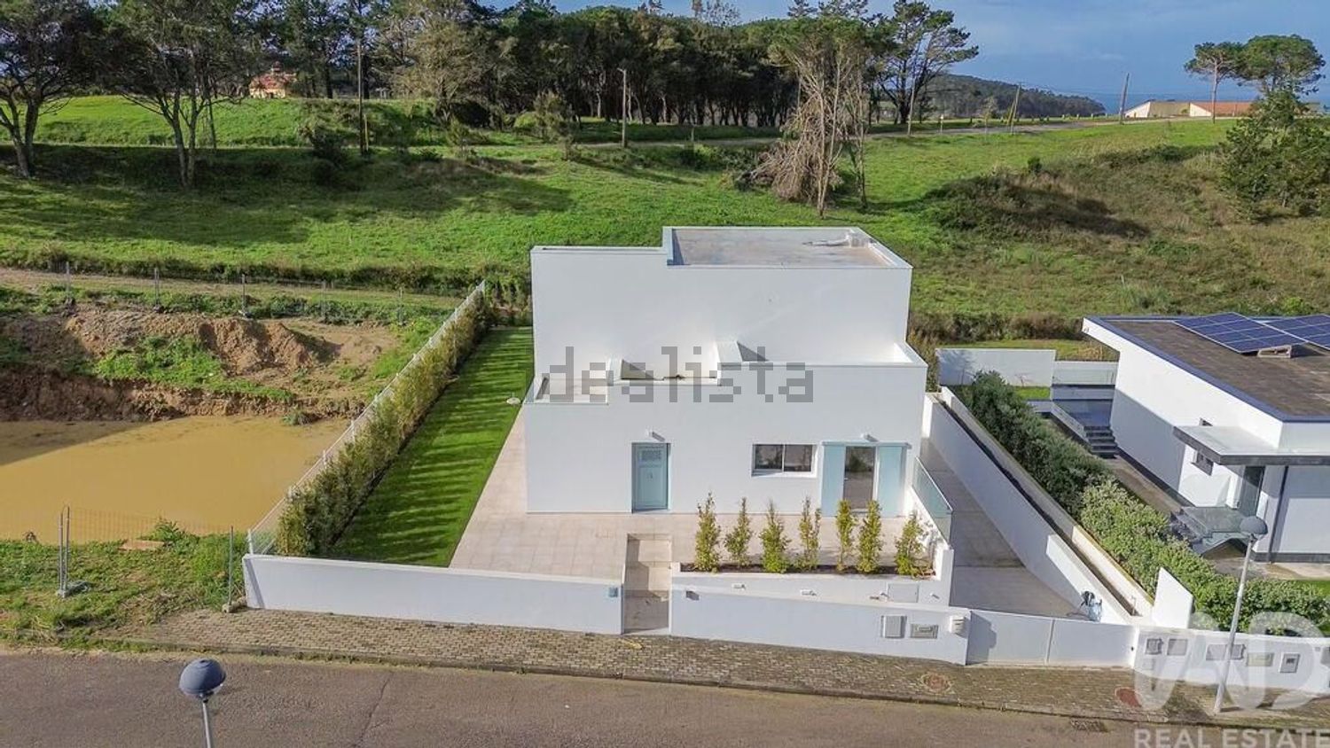 小楼房或独栋别墅出售在Santo Isidoro - 游泳池